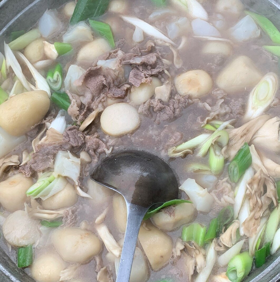 山形の芋煮をご家庭で 飯豊町産里芋1.5kg＆米沢牛300gセット 冷凍 10人前 山形の芋煮 レシピ付き 東北..