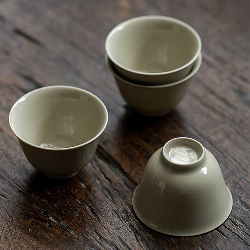 灰釉 湯のみ 和食器 陶芸 美濃焼 湯のみ茶碗 湯飲み茶碗 コップ お茶 結婚祝い プレゼント 素敵 陶器 手作り 贈り物 お祝い おしゃれ モダン 誕生日 お正月 人気 ギフト お茶作り道具 お茶 茶道具 緑茶 ギフト お茶会 練習 焼物 料亭 旅館 和食器 飲食店 業務用 贈り物 2