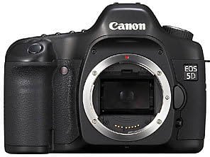 【中古】Canon デジタル一眼レフカメラ EOS 5D EOS5D当店取り扱いの中古品についてこちらの商品は中古品となっております。 付属品の有無については入荷の度異なり、商品タイトルに付属品についての記載がない場合もございますので、ご不明な場合はメッセージにてお問い合わせください。 買取時より付属していたものはお付けしておりますが、付属品や消耗品に保証はございません。中古品のため、使用に影響ない程度の使用感・経年劣化（傷、汚れなど）がある場合がございますのでご了承下さい。また、中古品の特性上ギフトには適しておりません。当店は専門店ではございませんので、製品に関する詳細や設定方法はメーカーへ直接お問い合わせいただきますようお願い致します。 画像はイメージ写真です。ビデオデッキ、各プレーヤーなど在庫品によってリモコンが付属してない場合がございます。限定版の付属品、ダウンロードコードなどの付属品は無しとお考え下さい。中古品の場合、基本的に説明書・外箱・ドライバーインストール用のCD-ROMはついておりませんので、ご了承の上お買求め下さい。当店での中古表記のトレーディングカードはプレイ用でございます。中古買取り品の為、細かなキズ・白欠け・多少の使用感がございますのでご了承下さいませ。ご返品について当店販売の中古品につきまして、初期不良に限り商品到着から7日間はご返品を受付けておりますので 到着後、なるべく早く動作確認や商品確認をお願い致します。1週間を超えてのご連絡のあったものは、ご返品不可となりますのでご了承下さい。中古品につきましては商品の特性上、お客様都合のご返品は原則としてお受けしておりません。ご注文からお届けまでご注文は24時間受け付けております。当店販売の中古品のお届けは国内倉庫からの発送の場合は3営業日〜10営業日前後とお考え下さい。 海外倉庫からの発送の場合は、一旦国内委託倉庫へ国際便にて配送の後にお客様へお送り致しますので、お届けまで3週間から1カ月ほどお時間を頂戴致します。※併売品の為、在庫切れの場合はご連絡させて頂きます。※離島、北海道、九州、沖縄は遅れる場合がございます。予めご了承下さい。※ご注文後、当店より確認のメールをする場合がございます。ご返信が無い場合キャンセルとなりますので予めご了承くださいませ。