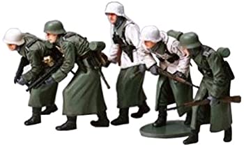 【中古】タミヤ 1/35 ミリタリーミニチュアシリーズ No.256 ドイツ陸軍 冬季装備歩兵 進撃セット プラモデル 35256当店取り扱いの中古品についてこちらの商品は中古品となっております。 付属品の有無については入荷の度異なり、商品タイトルに付属品についての記載がない場合もございますので、ご不明な場合はメッセージにてお問い合わせください。 買取時より付属していたものはお付けしておりますが、付属品や消耗品に保証はございません。中古品のため、使用に影響ない程度の使用感・経年劣化（傷、汚れなど）がある場合がございますのでご了承下さい。また、中古品の特性上ギフトには適しておりません。当店は専門店ではございませんので、製品に関する詳細や設定方法はメーカーへ直接お問い合わせいただきますようお願い致します。 画像はイメージ写真です。ビデオデッキ、各プレーヤーなど在庫品によってリモコンが付属してない場合がございます。限定版の付属品、ダウンロードコードなどの付属品は無しとお考え下さい。中古品の場合、基本的に説明書・外箱・ドライバーインストール用のCD-ROMはついておりませんので、ご了承の上お買求め下さい。当店での中古表記のトレーディングカードはプレイ用でございます。中古買取り品の為、細かなキズ・白欠け・多少の使用感がございますのでご了承下さいませ。ご返品について当店販売の中古品につきまして、初期不良に限り商品到着から7日間はご返品を受付けておりますので 到着後、なるべく早く動作確認や商品確認をお願い致します。1週間を超えてのご連絡のあったものは、ご返品不可となりますのでご了承下さい。中古品につきましては商品の特性上、お客様都合のご返品は原則としてお受けしておりません。ご注文からお届けまでご注文は24時間受け付けております。当店販売の中古品のお届けは国内倉庫からの発送の場合は3営業日〜10営業日前後とお考え下さい。 海外倉庫からの発送の場合は、一旦国内委託倉庫へ国際便にて配送の後にお客様へお送り致しますので、お届けまで3週間から1カ月ほどお時間を頂戴致します。※併売品の為、在庫切れの場合はご連絡させて頂きます。※離島、北海道、九州、沖縄は遅れる場合がございます。予めご了承下さい。※ご注文後、当店より確認のメールをする場合がございます。ご返信が無い場合キャンセルとなりますので予めご了承くださいませ。