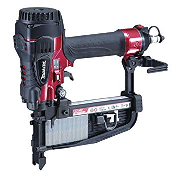 【状態　非常に良い】(中古品)マキタ 高圧フロアタッカ エアダスタ付 11.3mm 赤 AT1150HA【メーカー名】マキタ(Makita)【メーカー型番】AT1150HA【ブランド名】マキタ(Makita)【商品説明】マキタ 高圧フロアタッカ エアダスタ付 11.3mm 赤 AT1150HAエアダスタ付握りやすいグリップ形状フック付 角度調整可能打込み深さ調整アジャスタ大型バンパで本体の傷つき防止当店では初期不良に限り、商品到着から7日間は返品を 受付けております。品切れの場合は2週間程度でお届け致します。ご注文からお届けまで1、ご注文⇒24時間受け付けております。2、注文確認⇒当店から注文確認メールを送信します。3、在庫確認⇒中古品は受注後に、再メンテナンス、梱包しますので　お届けまで3日〜10日程度とお考え下さい。4、入金確認⇒前払い決済をご選択の場合、ご入金確認後、配送手配を致します。5、出荷⇒配送準備が整い次第、出荷致します。配送業者、追跡番号等の詳細をメール送信致します。6、到着⇒出荷後、1〜3日後に商品が到着します。当店はリサイクル専門店につき一般のお客様から買取しました中古扱い品です。ご来店ありがとうございます。