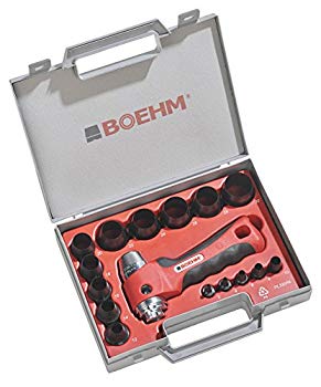 【状態　非常に良い】(中古品)穴あけポンチ ボエム JLB330PA【メーカー名】ボエム【メーカー型番】BO-JLB330PA【ブランド名】ボエム【商品説明】穴あけポンチ ボエム JLB330PA二個のポンチが取付可能。リング状パッキンも簡単少量製作。人間工学設計の振動吸収ハンマー式ハンドルセット内容：ポンチ15個（Φ3-4-6-8-10-12-14-16-18-20-22-24-26-28-30mm）、ハンドル当店では初期不良に限り、商品到着から7日間は返品を 受付けております。品切れの場合は2週間程度でお届け致します。ご注文からお届けまで1、ご注文⇒24時間受け付けております。2、注文確認⇒当店から注文確認メールを送信します。3、在庫確認⇒中古品は受注後に、再メンテナンス、梱包しますので　お届けまで3日〜10日程度とお考え下さい。4、入金確認⇒前払い決済をご選択の場合、ご入金確認後、配送手配を致します。5、出荷⇒配送準備が整い次第、出荷致します。配送業者、追跡番号等の詳細をメール送信致します。6、到着⇒出荷後、1〜3日後に商品が到着します。当店はリサイクル専門店につき一般のお客様から買取しました中古扱い品です。ご来店ありがとうございます。