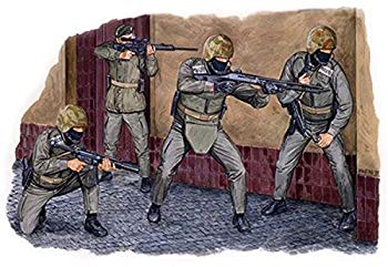 【中古】【非常に良い】プラッツ 1/35 GSG-9 ドイツ連邦警察局 対テロリスト部隊 ...