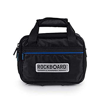【状態　非常に良い】(中古品)Warwick エフェクトペダルバッグ RockBoard Effects Pedal Bag No.02【メーカー名】Warwick【メーカー型番】ROCK BOARD EFFECT PEDAL BAG 02【ブランド名】Warwick?ワーウィック【商品説明】Warwick エフェクトペダルバッグ RockBoard Effects Pedal Bag No.02マルチエフェクトペダル、ルーパースイッチャーおよびその他のフロア機材用ギグバッグ耐水性に優れたRokTex表面材ナイロン製裏地ケーブルなど付属品用のフロント・ポケット内部にアクセサリー・ポケット当店では初期不良に限り、商品到着から7日間は返品を 受付けております。品切れの場合は2週間程度でお届け致します。ご注文からお届けまで1、ご注文⇒24時間受け付けております。2、注文確認⇒当店から注文確認メールを送信します。3、在庫確認⇒中古品は受注後に、再メンテナンス、梱包しますので　お届けまで3日〜10日程度とお考え下さい。4、入金確認⇒前払い決済をご選択の場合、ご入金確認後、配送手配を致します。5、出荷⇒配送準備が整い次第、出荷致します。配送業者、追跡番号等の詳細をメール送信致します。6、到着⇒出荷後、1〜3日後に商品が到着します。当店はリサイクル専門店につき一般のお客様から買取しました中古扱い品です。ご来店ありがとうございます。