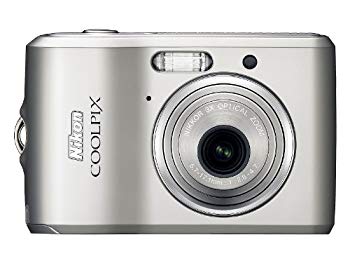 【状態　非常に良い】【中古 良品】Nikon デジタルカメラ COOLPIX (クールピクス) L18 シルバー COOLPIXL18【メーカー名】ニコン【メーカー型番】COOLPIXL18【ブランド名】ニコン【商品説明】Nikon デジタルカメラ COOLPIX (クールピクス) L18 シルバー COOLPIXL18当店では初期不良に限り、商品到着から7日間は返品を 受付けております。・万が一、品切れの場合は2週間程度でお届け致します。ご注文からお届けまで1、ご注文⇒ご注文は24時間受け付けております。2、注文確認⇒ご注文後、当店から注文確認メールを送信します。3、在庫確認⇒国内在庫：3〜5日程度でお届け。　海外在庫：2週間程度でお届け。""　※中古品は受注後に、再メンテナンス、梱包しますので　お届けまで3日〜7日程度とお考え下さい。""　※在庫切れの場合はご連絡させて頂きます。4、入金確認⇒前払い決済をご選択の場合、ご入金確認後、配送手配を致します。5、出荷⇒配送準備が整い次第、出荷致します。配送業者、追跡番号等の詳細をメール送信致します。6、到着⇒出荷後、1〜3日後に商品が到着します。　※離島、北海道、九州、沖縄は遅れる場合がございます。予めご了承下さい。ご来店ありがとうございます。