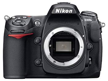【状態　非常に良い】【中古 良品】Nikon デジタル一眼レフカメラ D300S ボディ D300S【メーカー名】ニコン【メーカー型番】D300S【ブランド名】ニコン【商品説明】Nikon デジタル一眼レフカメラ D300S ボディ D300S●Nikon D300S ブラック●Nikon ボディ当店では初期不良に限り、商品到着から7日間は返品を 受付けております。・万が一、品切れの場合は2週間程度でお届け致します。ご注文からお届けまで1、ご注文⇒ご注文は24時間受け付けております。2、注文確認⇒ご注文後、当店から注文確認メールを送信します。3、在庫確認⇒国内在庫：3〜5日程度でお届け。　海外在庫：2週間程度でお届け。""　※中古品は受注後に、再メンテナンス、梱包しますので　お届けまで3日〜7日程度とお考え下さい。""　※在庫切れの場合はご連絡させて頂きます。4、入金確認⇒前払い決済をご選択の場合、ご入金確認後、配送手配を致します。5、出荷⇒配送準備が整い次第、出荷致します。配送業者、追跡番号等の詳細をメール送信致します。6、到着⇒出荷後、1〜3日後に商品が到着します。　※離島、北海道、九州、沖縄は遅れる場合がございます。予めご了承下さい。ご来店ありがとうございます。