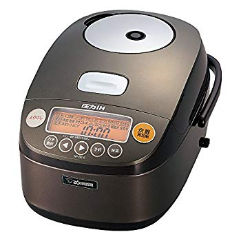 【中古品】象印 炊飯器 圧力IH式 鉄器コートプラチナ厚釜 5.5合 ダークブラウン NP-BE10-TD【メーカー名】象印(ZOJIRUSHI)【メーカー型番】NP-BE10-TD【ブランド名】象印マホービン(ZOJIRUSHI)【商品説明】象印 炊飯器 圧力IH式 鉄器コートプラチナ厚釜 5.5合 ダークブラウン NP-BE10-TD発熱効率を高めた「鉄器コートプラチナ厚釜」しゃっきりからもちもちまで好みの食感に炊き分ける 7通りの「炊き分け圧力」選べる保温選択。30時間おいしく保温「うるつや保温」「高め保温」「保温なし」お米の栄養素を引き出す「熟成炊き(白米、玄米)」炊飯や保温時の温度を細かく見張る「4つのセンサー」当店では初期不良に限り、商品到着から7日間は返品を 受付けております。万が一、品切れの場合は2週間程度でお届け致します。""ご注文からお届けまで""1、ご注文⇒ご注文は24時間受け付けております。2、注文確認⇒ご注文後、当店から注文確認メールを送信します。3、在庫確認⇒国内在庫：3〜5日程度でお届け。　海外在庫：2週間程度でお届け。""　※中古品は受注後に、再メンテナンス、梱包しますので　お届けまで3日〜7日程度とお考え下さい。""　※在庫切れの場合はご連絡させて頂きます。4、入金確認⇒前払い決済をご選択の場合、ご入金確認後、配送手配を致します。5、出荷⇒配送準備が整い次第、出荷致します。配送業者、追跡番号等の詳細をメール送信致します。6、到着⇒出荷後、1〜3日後に商品が到着します。　※離島、北海道、九州、沖縄は遅れる場合がございます。予めご了承下さい。ご来店ありがとうございます。