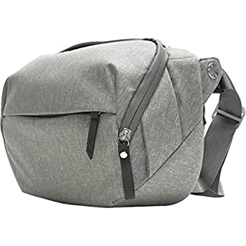 【状態　非常に良い】【中古】【国内正規品】PeakDesign ピークデザイン エブリデイスリング5L セージ BSL-5-SG-1【ジャンル】カメラバック・ケース【Brand】ピークデザイン【Contributors】【商品説明】【国内正規品】PeakDesign ピークデザイン エブリデイスリング5L セージ BSL-5-SG-1外寸:H19 × W31 × D11 cm重量:500g容量:5Lタブレット収納部 :H18.5 × W24 × D1.5 cm同梱物:FlexFold ディバイダー ×2当店では初期不良に限り、商品到着から7日間は返品を 受付けております。 お客様都合での返品はお受けしておりませんのでご了承ください。 他モールとの併売品の為、売り切れの場合はご連絡させて頂きます。 ご注文からお届けまで 1、ご注文⇒24時間受け付けております。 2、注文確認⇒当店から注文確認メールを送信します。 3、在庫確認⇒中古品は受注後に、再メンテナンス、梱包しますので、お届けまで3日〜10日程度とお考え下さい。 4、入金確認⇒前払い決済をご選択の場合、ご入金確認後、配送手配を致します。 5、出荷⇒配送準備が整い次第、出荷致します。配送業者、追跡番号等の詳細をメール送信致します。※離島、北海道、九州、沖縄は遅れる場合がございます。予めご了承下さい。 6、到着⇒出荷後、1〜3日後に商品が到着します。ご来店ありがとうございます。