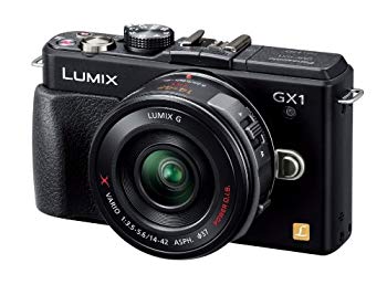 【中古 良品】Panasonic ミラーレス一眼カメラ ルミックス GX1 レンズキット 電動ズームレンズ付属 エスプリブラック DMC-GX1X-K【メーカー名】パナソニック【メーカー型番】DMC-GX1X-K【ブランド名】パナソニック(Panasonic)【商品説明】Panasonic ミラーレス一眼カメラ ルミックス GX1 レンズキット 電動ズームレンズ付属 エスプリブラック DMC-GX1X-K[インターフェース]USB2.0 [記録媒体]SD/SDHC/SDXC[有効画素]1600万 [ズーム]光学：交換レンズ依存/デジタル：4倍 [最大解像度]4592×3448 [カラー]ブラック116.3mm67.8mm39.4mm当店では初期不良に限り、商品到着から7日間は返品を 受付けております。・万が一、品切れの場合は2週間程度でお届け致します。ご注文からお届けまで1、ご注文⇒ご注文は24時間受け付けております。2、注文確認⇒ご注文後、当店から注文確認メールを送信します。3、在庫確認⇒国内在庫：3〜5日程度でお届け。　海外在庫：2週間程度でお届け。""　※中古品は受注後に、再メンテナンス、梱包しますので　お届けまで3日〜7日程度とお考え下さい。""　※在庫切れの場合はご連絡させて頂きます。4、入金確認⇒前払い決済をご選択の場合、ご入金確認後、配送手配を致します。5、出荷⇒配送準備が整い次第、出荷致します。配送業者、追跡番号等の詳細をメール送信致します。6、到着⇒出荷後、1〜3日後に商品が到着します。　※離島、北海道、九州、沖縄は遅れる場合がございます。予めご了承下さい。ご来店ありがとうございます。