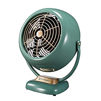 (中古品)ボルネード サーキュレーター クラシックモデル アンティークグリーン 【~24畳用】 VFAN2-JP-grn【メーカー名】VORNADO(ボルネード)【メーカー型番】VFAN2-JP【ブランド名】Vornado(ボルネード)【商品説明】ボルネード サーキュレーター クラシックモデル アンティークグリーン 【~24畳用】 VFAN2-JP-grn【サイズ】幅31×奥行21×高さ35cm　【重量】3.7kg　【コードの長さ】185cm【音】低速：約33db/中速：約38db/高速：約46db　【角度調整】上下に0〜360°調整可能【電圧】100V　【風量調整】低速/中速/高速の3段階　【消費電力】低速:約17W/中速:約22W/高速:約31W　【適用部屋】24畳まで【電気代(1時間)】低速：約0.4円/中速：約0.6円/高速：約0.8円 ※電気代は1時間1KW27円で計算しています。(一般家庭の第二種契約での単価)【保証期間】お買い上げから3年間　【備考】デザイン・設計：アメリカ、VFAN-JPの後継モデルお届け：受注後に再メンテ、梱包します。到着まで3日〜10日程度とお考え下さい。当店では初期不良に限り、商品到着から7日間は返品を 受付けております。品切れの場合は2週間程度でお届け致します。ご注文からお届けまで1、ご注文⇒24時間受け付けております。2、注文確認⇒当店から注文確認メールを送信します。3、在庫確認⇒中古品は受注後に、再メンテナンス、梱包しますので　お届けまで3日〜10日程度とお考え下さい。4、入金確認⇒前払い決済をご選択の場合、ご入金確認後、配送手配を致します。5、出荷⇒配送準備が整い次第、出荷致します。配送業者、追跡番号等の詳細をメール送信致します。6、到着⇒出荷後、1〜3日後に商品が到着します。当店はリサイクル専門店につき一般のお客様から買取しました中古扱い品です。ご来店ありがとうございます。