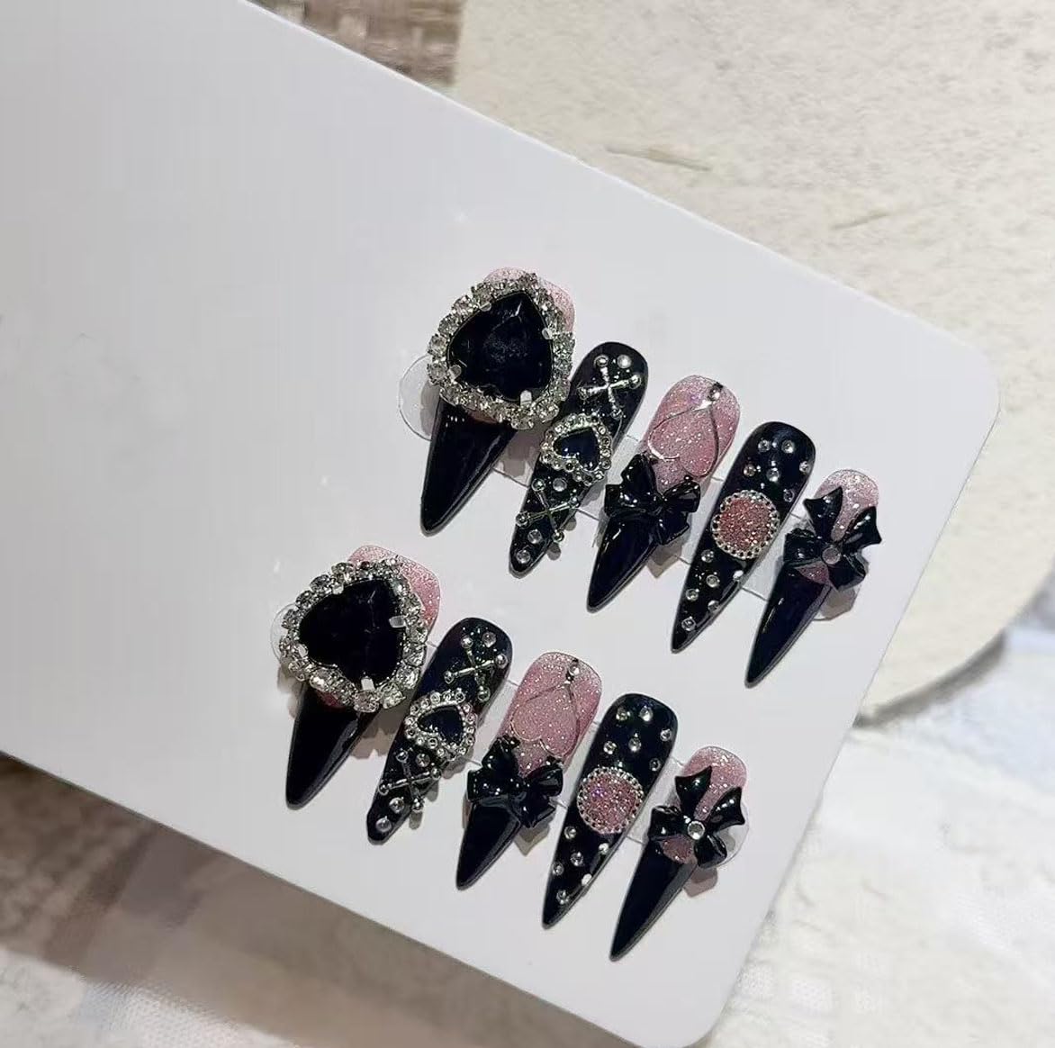 【送料無料】ネイルチップ ハンドメイド 10枚入り | 手作り 付け爪 光沢 ジェル風 韓国風 シンプル おしゃれ 再利用可能 | 結婚式 成人式 入学式 卒業式 花嫁ネイル パーティー 普段使い 春夏秋冬デザイン | 両面テープ付き 色：A192、サイズ：S