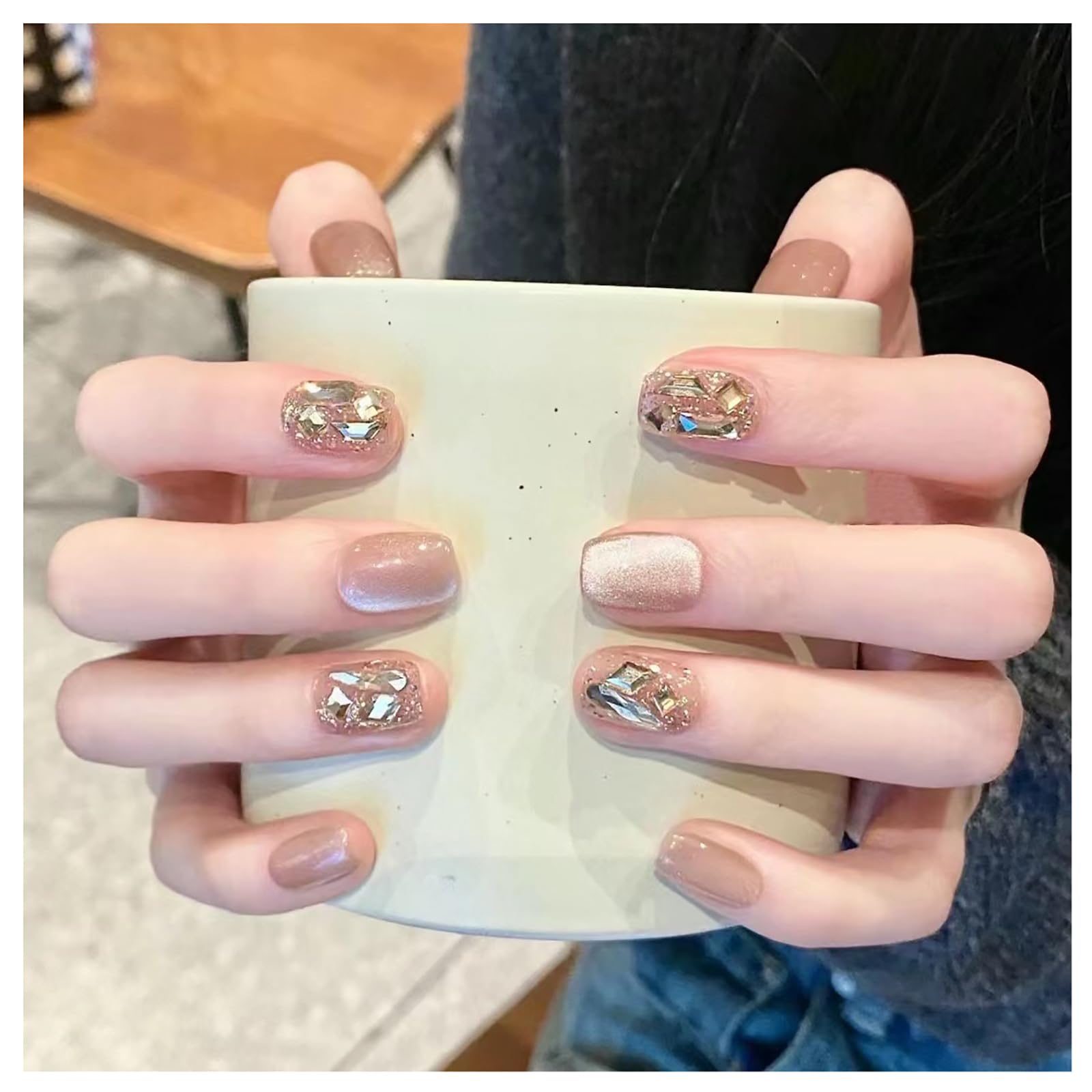 【送料無料】SEMTIM ネイルチップ 24枚入 ミディアム ショート ラウンド つけ爪 短め ネイルチップ ミディアムロング ネイル 人気 和風 かわいい シンプル おしゃれ成人式 入学式 卒業式 付け爪 チップ 色：B807、サイズ：free