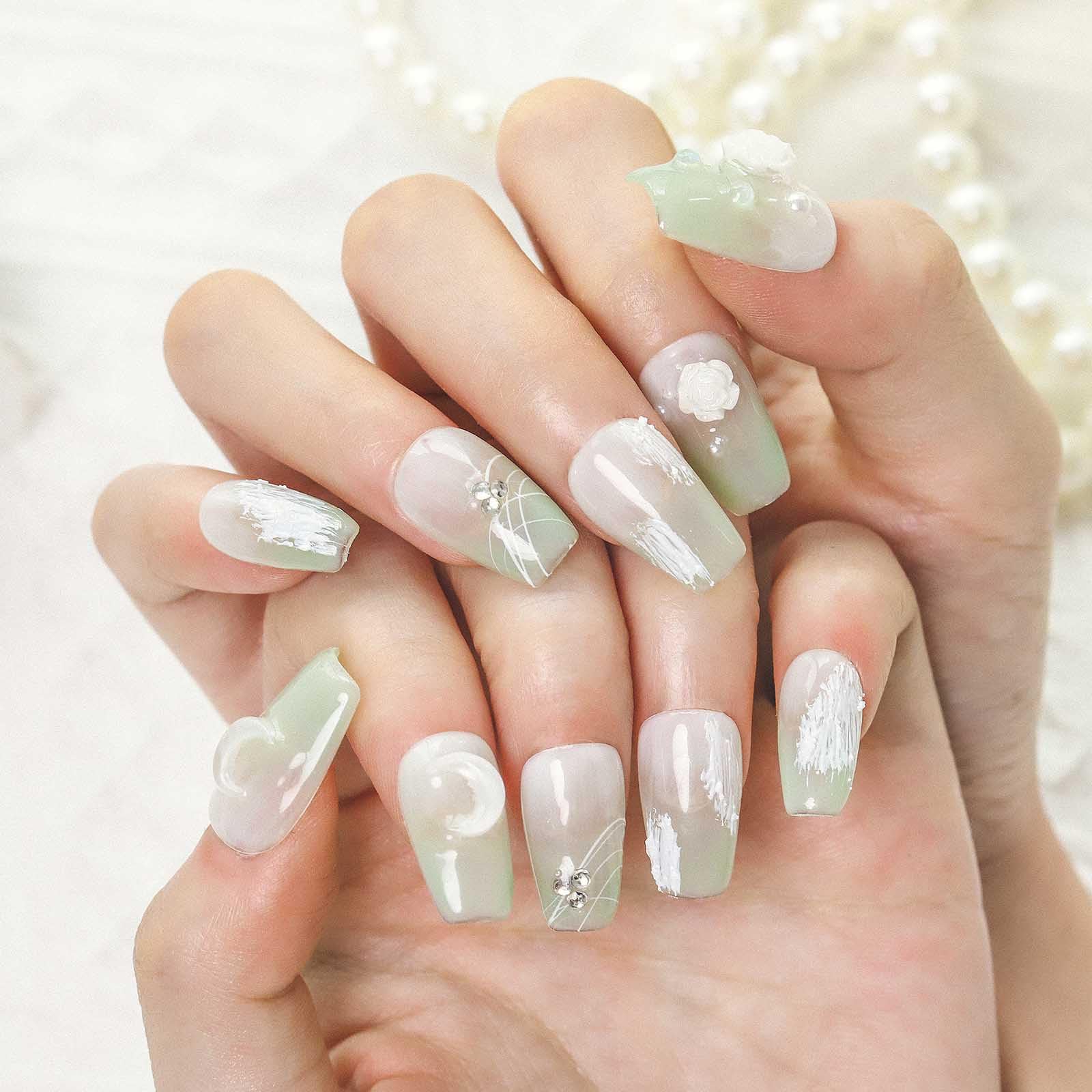 【送料無料】ロング 手作りネイルチップ グリーン 月 花 光沢 台形 付け爪 3D 薄手 ネイルチップ 日常 成人式 入学式 パーティー 卒業式 レディース 10枚入 色：グリーン、サイズ：M