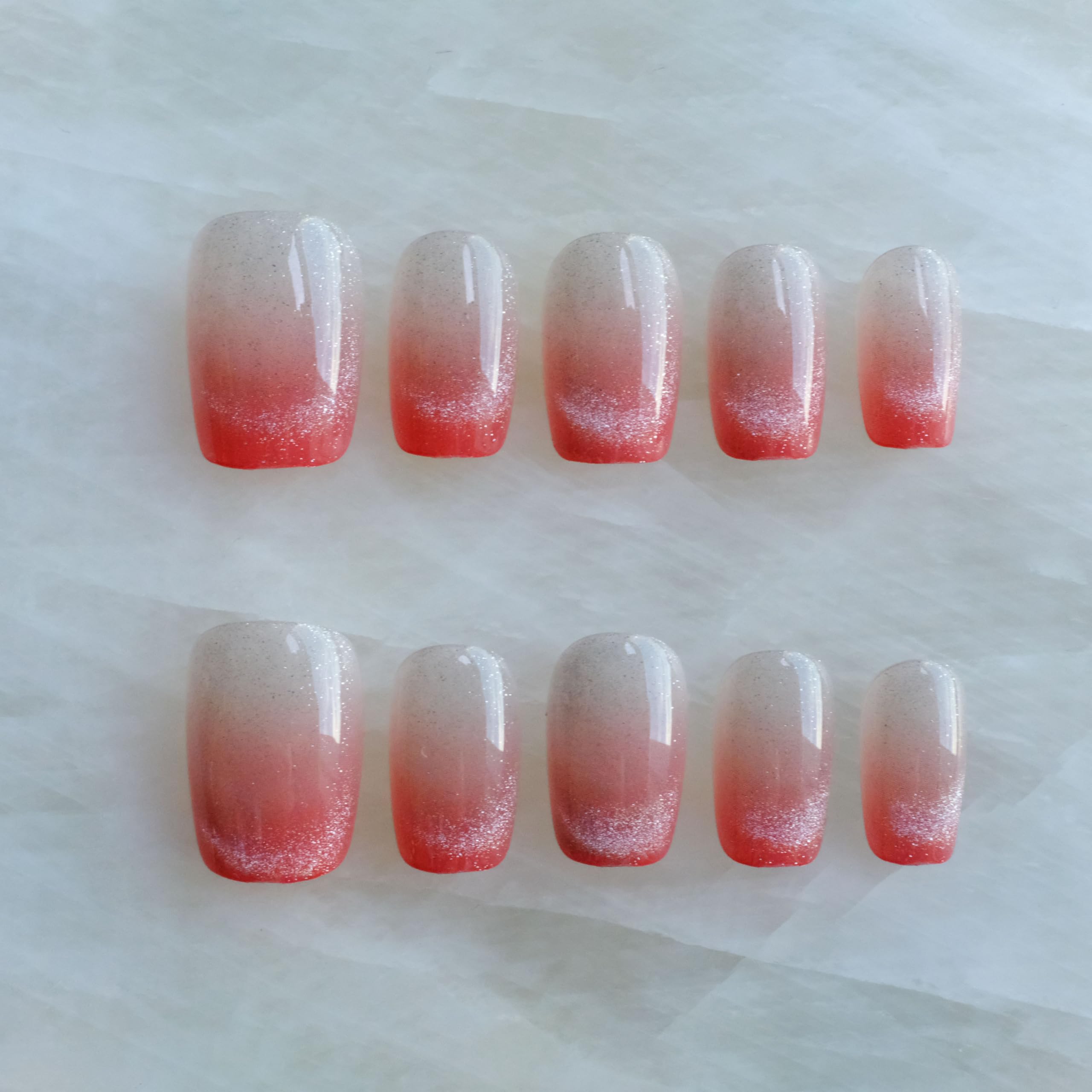 【送料無料】光沢のあるキャットアイのつけ爪、エレガントなデザイン 色：Cherry、サイズ：30pcs