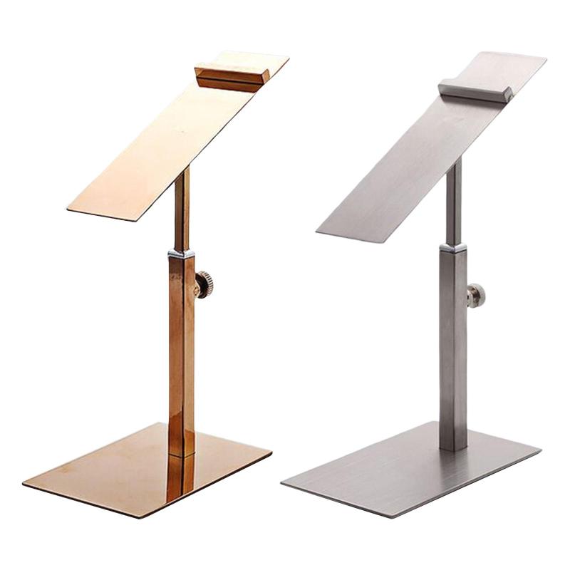 レザーシューズショップの靴ディスプレインド高さ調節可能