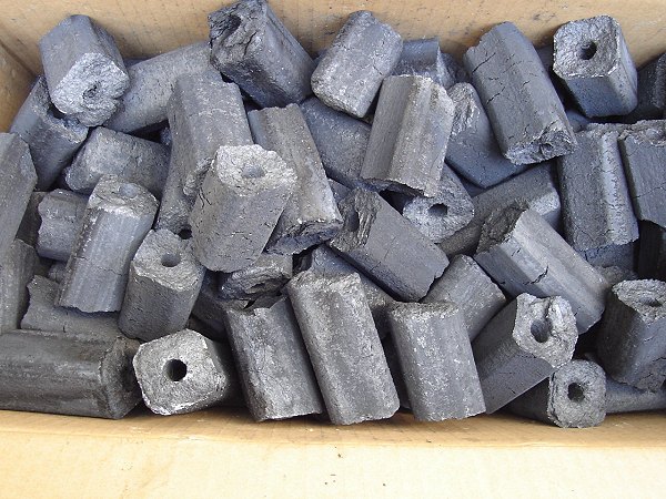 国産富士オガ炭(いよ備長炭)10kg5-10cm 【木炭】【燃料】【水火鉢】【火鉢】【暖房】【七輪】【囲炉裏】 【愛媛百貨店】通販格安セール情報 楽天 通販