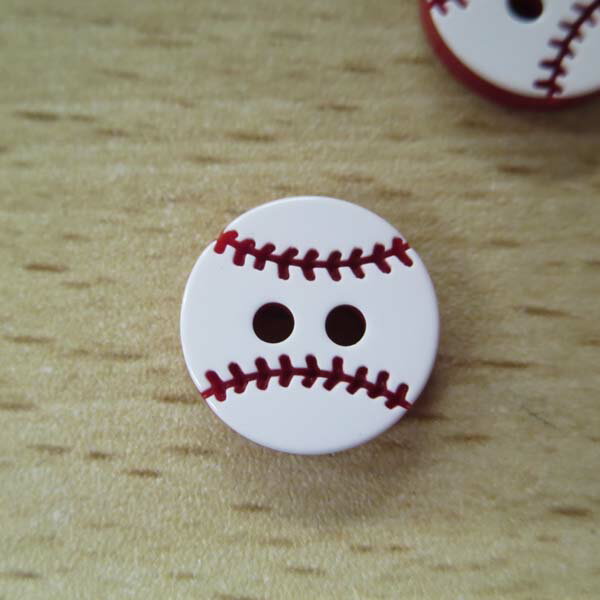 【1個】ボタン　野球ボール　2つ穴