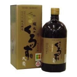 特徴 野天に並べられた陶器の壺に蒸し米と米麹と地下水で仕込み、3年以上発酵・熟成させて造り上げました。まろやかでコクのある風味は、良質の原料米から生まれるアミノ酸、有機酸等によるもので、長期間の熟成によりさらに味わい深いものとなります。コク・まろやかさともに一番です。長期間の熟成による最高のまろやかさとコクをご堪能ください。 お召し上がり方 料理にご使用になられる場合はそのままで、飲用の場合は、1日に20ml〜30mlを5倍程度にうすめてお召し上がりください。 保存方法 直射日光を避けて常温で保存してください。開栓後は冷蔵庫にて保存してください。 発売元 坂元醸造株式会社 鹿児島市上之園町21番地15　 広告文責 イカワ薬品 092-503-9992 区分 日本製・健康食品