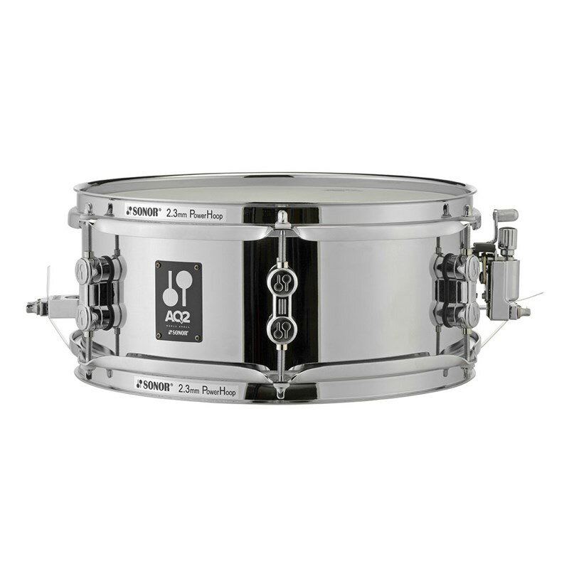 AQ2-1205SDS [AQ2 Series Steel Shell Snare Drum 12 x 5]ミドルレンジながら十分なスペックを誇るAQ2シリーズのスネアドラムに、サイドスネアとしても使いやすい12インチ・スティールモデルが登場。抜群のキレと立ち上がりを誇り、ライブやレコーディング等、あらゆる現場に対応します。＜スペック＞シェル：スティール 1mmサイズ：12 x 5フープ：6テンション / 2.3mmパワーフープ 付属品：ドラムキー※ケースは付属致しません。イケベカテゴリ_ドラム_スネア_SONOR_新品 JAN:4044661506361 登録日:2018/10/03 スネア スネアドラム ソナー ゾナー ゾノア