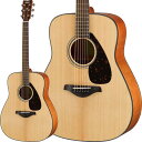 ＞YAMAHA ACOUSTIC GUITAR FG SERIES1966年にヤマハ初の国産フォークギター「FG180」「FG150」が誕生してから、2016年で50周年を迎えます。その間、ヤマハは初心者用入門モデルからプロ用のモデルまで幅広いニーズに応えながら常に品質向上と技術革新を続け、さまざまな音楽シーンを支えてきました。2016年新たに生まれ変わった『FG/FSシリーズ』は、ラインアップの全モデルを一新。新たにデザインしたブレイシング（響棒）により中低音を強化し、さらに力強いサウンドを実現しました。そして、2種類のボディシェイプに加え、豊富なカラーバリエーションを用意し、幅広いプレーヤーのニーズに応えます。■新たにデザインしたスキャロップドブレイシングにより中低音を強化最新の技術を用いてシミュレーションと分析による試行錯誤を重ね、新たなデザインのブレイシングを開発しました。これにより、表板の耐久性を維持しながら、中低音域から低音域において、より力強い音と豊かな響きを実現しました。■好みに応じたモデルが選べる豊富なラインアップ『FGシリーズ』は伝統的なウエスタンボディのモデルです。パワフルな低音域とクリアな高音域を持つ立ち上がりの早いサウンドに、さらに磨きを掛けました。『FSシリーズ』は、小ぶりのボディと短い弦長により抜群の演奏性を誇ります。新モデルではボディを薄くし、さらに扱いやすくなりました。粒立ちの良さとふくよかさを併せ持つサウンドが特長です。また、両シリーズともに豊富なグレードとカラーバリエーションを用意しており、全23モデルから好みに応じたモデルを選ぶことができます。胴型: トラッドウエスタンタイプ胴厚: 100〜118mm弦長: 650mm表板: スプルース単板裏板・側板: ナト−またはオクメネック: ナト−指板・下駒: ローズウッド糸巻: ダイキャスト・クローム塗装: グロス仕上げソフトケース付き■カラー: ・NT （ナチュラル）※製品の特性上、杢目・色合いは1本1本異なります。イケベカテゴリ_アコースティック／エレアコギター_アコースティックギター_YAMAHA_FG SERIES_新品 JAN:4957812641470 登録日:2016/01/31 アコースティックギター アコギ ヤマハ やまは