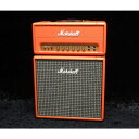 Marshall FactoryへオーダーしたPGカスタムモデル！70's Marshallに存在するレアカラー「オレンジ」カラーを纏ったStudio Series Studio Vintage SV20H ヘッド＆Studio Vintage SV112！Studioシリーズは、歴代マーシャルアンプの中でも圧倒的な人気を誇る往年の名機の操作性とサウンドを忠実に継承し、現代のニーズに適した20Wクラスへと小型化した、イギリス製真空管ギターアンプです。こちらは1959スタイルの「Studio Vintage」のアンプヘッドアンプの出力レベルは20W/5Wで切り替え可能。ホームユースや小規模なギグから大音量を必要としないステージパフォーマンスまで幅広く、使用環境に適した音量で真空管アンプの特性を引き出したサウンドをお楽しみいただけます。※SV20Hの音量は日本の住宅環境では大きい事が想定されます。音量を出すことが難しい環境の際は、ご使用に置いては「OX | Amp Top Box」等をご利用頂くことをオススメ致します。■出力（RMS）20W / 5W■真空管：3 × ECC83 / 2 × EL34■チャンネル 1：ハイ・トレブル / 2：ノーマル■コントロールラウドネス1、ラウドネス2、トレブル、ミドル、ベース、プレゼンス（※）■入出力1/4ハイ・トレブル高感度入力、1/4ハイ・トレブル低感度入力1/4ノーマル高感度入力、1/4ノーマル低感度入力1/4FXセンド出力、1/4FXリターン入力、1/4DI出力1/4スピーカー出力 × 5 (16Ω×1、8Ω×2、4Ω×2)■本体寸法 (mm)H：240 W：500 D：230■重量 (kg) 約：9.25※プレゼンスコントロールは他のEQコントロールと異なり、ノブを回すと若干のノイズを発しますが、こちらは仕様となります。予めご了承下さい。【Studio Vintage SV112】1959スタイルの「Studio Vintage」のヘッドアンプにベストマッチな 1 × 12 Celestion V-Type スピーカーを搭載したキャビネット！12インチスピーカーを1発搭載しており、小型かつオープンバックで鳴りの良いキャビネットです。■許容入力70W■スピーカー1 × 12 Celestion V-Type■入力端子1 × 16Ω■本体寸法 (mm)H：480 W：500 D：245■重量 (kg) 約12.25 ※製品仕様上、SV20Hのゴム足が低い為、ヘッドアンプ底面とキャビネットの取っ手部が干渉しヘッドがややグラつく場合がございます。緩衝材等を挟む事でグラつきは解消可能でございます。イケベカテゴリ_アンプ_ギターアンプ_Marshall_Studio Series_新品 JAN:2500070052667 登録日:2023/05/25 ギターアンプ マーシャル