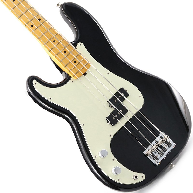 「American Professional II」シリーズの左利き仕様！新しいV-Mod II Precision Bass Split-Coilピックアップは、これまで以上に繊細なトーンを奏で、Precision Bassならではの圧巻のローエンドを提供します。定番の’63 P Bassシェイプネックは、丁寧にエッジがロールオフされ、至高の演奏体験を約束するSuper-Naturalサテン仕上げが施されています。また新たに設計されたネックヒールを採用し、快適なフィーリングとハイポジションへの容易なアクセスを実現しました。ブリッジ付近に1カ所打コンが生じておりますが、それ以外は使用感の少ないグッドコンディションで、トラスロッドの余裕も十分にありネックの状態もも良好です。Weight≒3.86kg※純正ハードケース付属イケベカテゴリ_ベース_エレキベース_Fender USA_American Professional II_ユーズド JAN:2500030069421 登録日:2024/02/14 エレキベース フェンダー ふぇんだー フェンダーUSA FenderUSA アメプロ アメリカンプロフェッショナル アメプロ2 アメリカンプロフェッショナル2