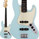 Made in Japan Junior Collection Jazz Bassは従来のFenderのルックスを纏いながら30インチスケール指板を採用した、これから楽器を始めるエントリープレイヤーや若年層への新しい選択肢の一つとなるベースです。30インチスケール指板がコードを押さえやすさと押弦時の指への負担を軽減し、約94%にスケールダウンしたコンパクトなボディと新しいボディキャビティ設計により軽量化を実現することで、より高い演奏性を提供します。搭載している新設計のJunior Collection Modified Single Coil Jazz Bassピックアップは、Jazz Bassならではの伸びやかでうねるようなトーンが得られます。ヴィンテージタイプのチューナーとヴィンテージスタイルの4サドルブリッジにより、チューニングの安定性を確保しています。※画像はサンプルです。製品の特性上、杢目・色合いは1本1本異なります。Series: Made in Japan Junior CollectionBody Material: BasswoodBody Finish: Gloss Polyester， Satin PolyesterNeck: Maple， Modern CNeck Finish: Satin UrethaneFingerboard: Rosewood， 9.5 (241 mm)Frets: 19， Narrow TallPosition Inlays: White DotNut (Material/Width): Bone， 1.5 (38.1 mm)Tuning Machines: Vintage-StyleScale Length: 30 (762 mm)Bridge: 4-Saddle Vintage-StylePickguard: 3-Ply Mint GreenPickups: Junior Collection Modified Single Coil Jazz Bass (Bridge)， (Middle)， Junior Collection Modified Single Coil Jazz Bass (Neck)Pickup Switching: NoneControls: Volume 1. (Middle Pickup)， Volume 2. (Bridge Pickup)， Master ToneControl Knobs: Black PlasticHardware Finish: Nickel/ChromeStrings: Nickel Plated Steel (.045-.105 Gauges)ソフトケース付属イケベカテゴリ_ベース_エレキベース_Fender Made in Japan_Others_新品 JAN:0717669547851 登録日:2022/03/12 エレキベース フェンダー ふぇんだー フェンダージャパン フェンジャパ フェンダーJ