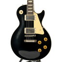 ロックハウスイケベ池袋/ジャパンリミテッドのオールエボニー採用1957 Les Paul！長きに亘り培われた高い製作技術と飽くなき探究心、厳選されたマテリアルにより至高のエレキギター・ベースを製作するために1993年に立ち上げられたGibson Custom Shop。現在もなお昔ながらのハンドクラフト製法と、徹底的に追求したヴィンテージの知識から製作されたカスタムショップ・ラインナップは、他所の追従を許さないほどの見事な作りとなり、プレイヤーの内に秘めるインスピレーションを際限なく沸き立たせてくれる最高の愛機となるでしょう。艶やかな美しさを感じるオールエボニーカラーはバーストとは違った静かながらも力強さを感じる仕上がりです。1957モデルがベースとなりますがネックは1959と同様「Authentic 59 Medium C-Shape」を採用し太すぎず、フレットにはミディアムジャンボサイズを採用しプレイアビリティは申し分無いスペックです。PUにはCustom Shop定番の「Custombucker Alnico III」を採用。独特のバイト感はレコードで聴いた憧れのレスポールを彷彿とさせるサウンドではないでしょうか。新たに搭載されたバンブルビータイプのペーパーオイルコンデンサーやヴィンテージカーブを追及した500KのCTSポットを装備。通常仕様の500kΩポットに比べてボリュームを絞っても極端に高域が削られず、手元の操作でクリーンサウンドからドライブサウンドまでを自在に操ることができます。10〜6のメモリまでは歪みが維持され、6〜1にかけて滑らかにダウンしていくので、ボリュームコントロールの長さによって表情豊かなプレイを可能にしています。現代的なプレイアビリティを得つつも伝統的な「Gibson」サウンドをぜひともご堪能下さい！■S/N: 7 4131■Weight≒4.13kg【SPEC】Body: 2-Piece Plain MapleTop/1-Piece Lightweight Mahogany BackNeck:Solid Mahogany / Long TennonProfile: Authentic ’59 Medium C-ShapeFingerboard: Rosewood， 22fretFrets: Historic Medium-JumboNut: NylonHardware: Nickel Light AgedBridge: No-Wire ABR-1 & Lightweight Aluminum TailpieceMachinehead: Kluson ReissuePickups: Custombucker Alnico III (Unpotted)Control: 2Volume， 2Tone， 3way Toggle SWカスタムショップ・ブラウン・ハードケース、認定書他付属イケベカテゴリ_ギター_エレキギター_Gibson_Custom Shop_新品 JAN:4570156003096 登録日:2024/04/08 エレキギター ギブソン カスタムショップ