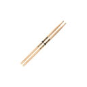 Hickory 7A Wood Tip Drumstick径：13mm全長：390mmチップ材質：Woodチップ形状：Oval※ロゴデザイン等は予告無く変更される場合がございます。ご了承下さいませ。イケベカテゴリ_ドラム_スティック_Pro-mark_新品 JAN:0616022105342 登録日:2009/09/29 スティック ドラムスティック プロマーク