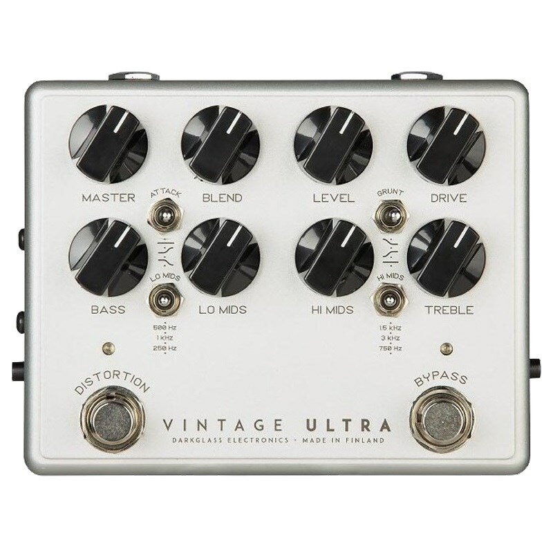 Darkglassの定番である Ultra シリーズが更に進化Darkglassの定番であるMicrotubes B7K Ultra V2とVintage Ultra V2にAUXインプットを追加したモデルが登場。 既存のV2の機能はそのままにAUX インプットを増設することで、 練習からステージまで一貫して使えるツールとなりました。フィンランド発のエフェクター・ブランドDarkglass Electronics。製作はアメリカにて行なわれるハンドメイド・ブランドです。Justin Meldal-Johnsen(Nine Inch Nals/Beck)やBryan Beller(Steve Vai)等、多くのベーシストが支持する話題製に加え、最近では先のNAMMショウにて、当店でも人気の高いハイエンド・ベースブランドDINGWALLのインボード・プリアンプに採用されるなど、注目のブランドと言っても過言ではないでしょう。かつて、ベーシストがリッチでタイトかつ明瞭な音を求めようと思えば、巨大なアンプとキャビネットが不可欠でした。音にこだわるベーシストは、移動のたびにその巨大で重たいアンプを運搬していたのです。今、素晴らしいクリーンサウンドから味わい深い飽和感に溢れたトーンまで、全て小さなポータブルプリアンプで作ることができます。それがDarkglass Electronics Vintage Ultra。ベーシストが望むトーンを作り出す、Tone Elixir。ローエンドを愛するプレイヤーのための、まさに万能薬です。歴史的な数々のベースサウンドを作る、Darkglass Vintage Deluxeと、よりモダンなトーンを作る多機能プリアンプ、b7k Ultraの機能性を融合。よりクラシカルなベーストーンを求めるプレイヤーのためのベースプリアンプペダル、その最高峰です。・2つのフットスイッチを搭載しオーバードライブ回路を個別でON/OFF が可能。・ローミッド、ハイミッドにそれぞれ3-wayトグルスイッチを搭載し計6周波数のコントロールが可能。・トータルの音量をコントロールするマスターボリュームを搭載。・バランスド・ダイレクトアウトにはデジタルキャビネットエミュレーションが搭載。（ON/OFF可能）・3.5mm ヘッドフォンアウトを搭載。（常時キャビネットエミュレーションが適用されます）・Darkglass Suite (ソフトウェア mac / PC) を使用し、好みのキャビネットインパルスレスポンスを選択可能。・Micro-USB Bポートを搭載。・グラウンドリフトスイッチ搭載。・インプットインピーダンス : 1M Ohm・アウトプットインピーダンス : 1K Ohm・消費電流 : 110mA (9V センターマイナス)サイズ: Width : 120mm / Height: 95 mm / Depth: 55 mm重量: 425gイケベカテゴリ_エフェクター_コンパクトエフェクター_Darkglass Electronics_新品 JAN:6430054580465 登録日:2019/12/09 エフェクター コンパクトエフェクター ストンプボックス ダークグラス