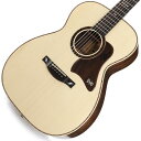 Deviser One Day Guitar Show 2023選定品■ カスタムビルダー降幡新が解釈した渾身のオーディトリアムスタイル本モデルはHeadway伝統のスタイルを得意とし、若手ながらその技術と完成度には師匠である百瀬も太鼓判を押すカスタムショップビルダー「降幡 新」がオーディトリアムスタイルを自身のエッセンスと組み合わせで解釈し、材料の特徴と向き合い僅かな違いを各モデルに採用したシリーズとなります。今回、降幡が向き合ったのは材料の性質によるほんの「わずかな違い」がテーマとなっています。卓越した選定眼による王道のアコースティックギターを得意とする降幡があえてテーマにした木材の「わずかな違い」それは、ギター作りの基礎・基本を誰よりも真剣にこだわり続けた降幡だからこそ違いを形にできるのです。■ 希少木材「ジリコテ(シャム柿)」が奏でる重厚なサウンド流通量が非常に少なく希少材であるジリコテ(シャム柿)、その木材性質はウォルナットにも類似しておりファットで抜け感があるサウンドとなっています。加工難易度が高く職人技術が必要な木材としても有名です。鋭くハリのある高音域とずっしりと響く低音域が相まって奏でる重厚なサウンドはジリコテ特有の木材特性によるものといえます。■ 降幡が追求したジリコテ(シャム柿)の「わずかな違い」降幡がジリコテについて答えを出したのが、師である百瀬恭夫から継承した「34セミフォワードシフトブレイシング」を選択。そこから、力木の位置をわずか数ミリサウンドホール側に位置移動しました。硬質な材料であることを考慮しブレイシング位置を変えることで、艷やかな甘さと空気感のある音色を補音することで、リッチで深みのあるトーンバランスとなりました。今回使用したジリコテ(シャム柿)もカスタムストックの秘蔵在庫からOne Day Guitar Show2023の為に蔵出ししたプレミアム木材となります。特別モデルだからこそ実現でき、職人 降幡の材料選定のこだわりによるものでもあります。■ 和材 「黒蝦夷松」を採用した魅惑のオーディトリアムオーセンティックな仕様でありながらも、随所にモダンなデザインを施しボディトップには和材である「黒蝦夷松」を採用しました。明るくストレートに伸びるアタック感は、黒蝦夷松ならではの音色といえます。「34セミフォワードシフトブレイシング」との相性も抜群で弾き語りやソロギターなどジャンルを問わない仕様も魅力のひとつといえます。■ 弾きやすさと堅牢さを備えたエクストラスリムUネック演奏性に関わる重要な部分、それがネックグリップです。Headwayの製作理念にある「長く良い状態で使えるギター」がテーマにあります。そのため、Headwayのネックグリップは太くガッチリした堅牢なネックでした。ですが、時代の流れと共に「細く握りやすいネック」を要望する数多くの声が届きました。そうした声もあり、誕生したHeadway史上最薄ネックが「エクストラスリムネック」です。単に薄くするだけではなく、Headwayの製作理念を守る為、ネックには2本のカーボンサポートを入れることで、ネックの堅牢さを維持すると共に高い剛性からネックの振動が即ボディへ伝わりレスポンスの良さにも繋がっています。※製品の特性上、杢目、色合いは一本一本異なります。SpecificationBody Top: Black Ezo SpruceBody Side&Back: ZiricoteNeck: African MahoganyFingerboard: EbonyNut: High Density BoneSaddle: High Density BoneBridge: EbonyMachineheads: GOTOH SGV 510Z EN01 XGFrets: HHF-AG2SScale: 645mm(25.4inch)Width at Nut: 44mmNeck Grip: Extra Slim U GripBracing: Custom ’34 Semi-forward-shifted， Scalloped X BracingFinish: Thin UrethaneStrings: Elixir NANOWEB Light(.012-.053)Accessories: ハードケース、六角レンチ、保証書、サウンドホールカバー※細部の仕様とデザインは予告なく変更になる場合がございます。イケベカテゴリ_アコースティック／エレアコギター_アコースティックギター_Headway_ASKA TEAM BUILD_新品 JAN:4571470400493 登録日:2023/11/14 アコースティックギター アコギ ヘッドウェイ