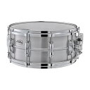 【Recording Custom Metal Snare（レコーディング・カスタム・メタルスネア）登場！】新しいレコーディングカスタムは前モデルの特色を引き継ぎ、世界のトップドラマーであるスティーブ・ガッド氏の協力を得て、一切の妥協をせずに音質向上を最大限追求したモデルです。■主な特長ステンレススティール、アルミ、ブラス材を採用したレコーディングカスタムメタルスネアドラムを7モデルラインナップ！新しいレコーディングカスタムはレコーディング現場のみならず幅広いシーンにて演奏者のポテンシャルを引き出すことができるモデルです。【アルミシェル】3.0mmアルミダイカストフープを装着し、明るく切れのあるサウンドが特長。中央の絞りはアウトセンタービード(凸部)を採用。メタルシェル特有のアタック感、パワフルなサウンドはそのままに音量・シェルの共振をコントロール。シェル材/フープ/スネア/センタービードの組み合わせを最大限追求し幅広いサウンドメークを可能としました。メタルシェルスネアのスタンダートと言えるクオリティとコントロール性能を兼ね備えたモデルです。【コーテッドヘッド搭載】打面にはアンバサダーコーテッドヘッドを採用。シェル本体が持つ芯のある太いサウンドを最大限引き出します。【センタービード】全モデルアウトセンタービードを採用。パワー、アタック感のあるサウンドを保ちながら音量・シェルの共振をコントロール。幅広いレンジのサウンドメイクとサウンドコントロールを実現。【ストレイナー＜Qタイプ＞】ライブカスタム、アブソルートハイブリッドメイプルにも採用されているQタイプストレイナーを搭載。オンオフ時の安定感、スナッピーの交換や演奏中の調整も容易に行えます。【スナッピー】14x5.5/13x6.5(ブラスのみ)のスネアドラムはコントール性を追求し20本ワイヤーを搭載。14x6.5/14x7(ステンレスのみ)の深胴のスネアドラムにはパワー感あるサウンドを求め25本ワイヤーを搭載。■サイズ・仕様シェル：アルミニウム1.2mm口径：14×6.5スナッピー：ハイカーボンスティール25本スネアベッド：2.4mmエッジ角：45°/R1.5ラグ・ブラケット：ワンピースラグフープ/ボルト：3.0mmアルミダイカストフープ/10テンションヘッド・トップ：レモ・コーテッドアンバサダーヘッド・ボトム：レモ・スネアアンバサダーストレイナー（リリース）：Qタイプストレイナー（バッド）：DC3タイプ付属品：チューニングキー、ソフトケースイケベカテゴリ_ドラム_スネア_YAMAHA_新品 JAN:4957812601207 登録日:2016/06/11 スネア スネアドラム ヤマハ やまは