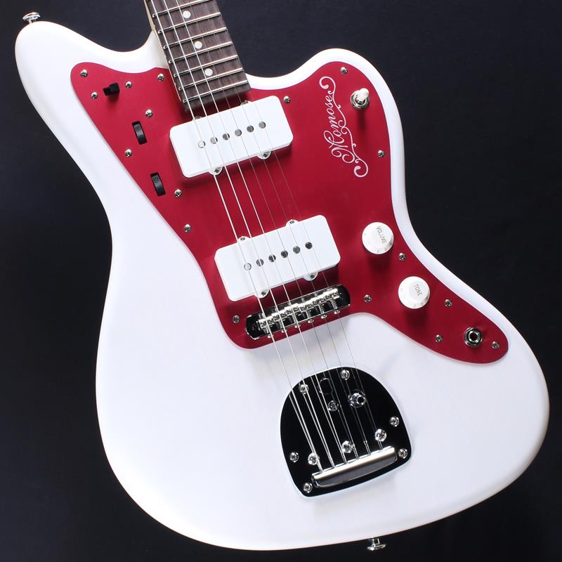 ■商品紹介◆アノダイズドパーツを採用した特別仕様のMJSモデルアルダーボディ×ローズウッド指板の組合せを採用したMJS1/Rをベースに、レッドカラーのアノダイズドピックガードでカスタマイズされたリミテッドモデルです。◆オイルフィニッシュ仕上げ塗装には、パーツカラーの映えるホワイトのオイルフィニッシュを採用。マッチングヘッド仕様となり、ブランドロゴもパーツと同色のカラーを使用することでデザインの統一感を生み出しています。◆プリセットパネル内容の刷新1Series/Parallel Switch通常、プリセットのON/OFFスイッチがある場所には、Series/Parallelスイッチを採用。スイッチが右側の場合はパラレル（並列）接続となり、一般的なギターと同様にフロントPU、リアPUをそれぞれセレクターで切り替えて使用することが可能です。スイッチが左側の場合はシリーズ（直列）接続となり、フロントPUとリアPUが直列に繋がれ、出力が増大します。ラージサイズシングルコイルピックアップをハムバッカーのような太く粘り気のあるトーンに切り替えられるようになったことで、さらに多様なジャンルに対応できるサウンドを実現しました。※シリーズ接続にしている場合、セレクタースイッチは効かなくなりますが、各種つまみは使用可能です。2High-pass Filterプリセットボリュームの位置にはHigh-pass Filterを搭載。ポットが回りきっている状態だと高音域がパスされますが、ポットを絞ると高音域は通らなくなります。これにより、JMモデルの高音域が特徴的なトーンを落ち着かせるような音作りも可能になりました。3Low-pass Filterプリセットトーンの位置にはLow-pass Filterを搭載。ポットが回りきっている状態だと低音域がパスされますが、ポットを絞ると低音域は通らなくなります。◆弦落ちしにくいMSタイプのサドルを標準搭載本モデルではサドルに弦落ちしにくいMSタイプを標準搭載。高いチューニングの安定性はもちろん、サウンド面においても深いローミッドの響きやロングサスティーンを得ることができます。◆ジョイントプレートの落とし込み加工トラディショナルなサウンド特性を損なわない為にオーソドックスなプレートジョイントを採用しながらも、プレート部を落とし込み加工し、演奏性の向上も実現しています。◆指板トラブルを防ぐウッドバインディング指板サイドには指板と同材を使用したウッドバインディングが施されています。これにより指板サイドが非常に滑らかになるほか、フレットのバリが飛び出してしまうようなトラブルも防止します。◆広めに取られたロッドアジャスト独自形状のヘッドストック部には、スムーズなネックアジャストを可能とする広めのアジャストホールが設けられています。より調整がし易い様に形状も広めに配慮されています。-リニューアルに伴う新仕様-◆Hotrod Pickup2026年のMomose製品のリニューアルに伴い、従来のHotrodピックアップの仕様を改良。出力を若干高めに微調整し、クリーン時の倍音を含んだ張りのあるサウンドはそのままに、リードにも対応するサウンドメイキングが行いやすくなりました。◆蓄光素材ルミンレイのサイドドット光を溜めこんで暗闇で放出する畜光素材ルミンレイ(Luminlay)のサイド・ポジションマークを全機種に採用。暗転など、光量の低い照明演出が行われるライブハウスやコンサートホールのステージにおいて重宝され、プロミュージシャンからの支持率も高い仕様です。暗闇の中で手元を見失うリスクを低減します。◆Puretoneジャックしっかりとしたジャックのホールド力と、ノイズの少なさで定評のあるPuretone(R)ジャックを全機種に採用。従来のジャックでは1つずつの、ホット端子とコールド端子が2つずつあることにより、両側からプラグをしっかりとホールド。長期間使用しても緩み辛く、安定した性能でプレイヤーの演奏活動をサポートします。◆多様なプレイに対応する指板ビンテージスタイルよりもフラットに近い310Rの指板を採用しています。これによって今まで以上に弦高を低く設定することが可能になり、速い押弦が必要なテクニカルなプレイにも挑戦しやすくなりました。■仕様詳細Body: Alder 2PNeck: MapleFingerboard: Indian RosewoodFrets: Jescar FW55090NS (9662NS)Nut: Oiled BoneMachineheads: GOTOH SD91-05M MG LBridge: ORIGINAL MS TypeTailpiece: ORIGINAL JM/JG TypePickups: Hotrod JS SetControls: 1Vol，1Tone，Toggle SW，Series/Parallel SW，High-pass Filter，Low-pass FilterScale: 648mm(25.5inch)Width at Nut: 42.0mmNeck Grip: C ShapeRadius: 310RFinish: Oil FinishStrings: Elixir NANOWEB Light(.010-.046)Accessories: プロテクトケース、六角レンチ、保証書、アーム約3.45kg検索キーワード：イケベカテゴリ_エレキギター_ジャズマスタータイプ・JMタイプ_momose_MJS Models (Original JM Type)_新品 SW_momose_新品 JAN:4571697772977 登録日:2026/07/28 モモセ MJS JM ジャズマスター