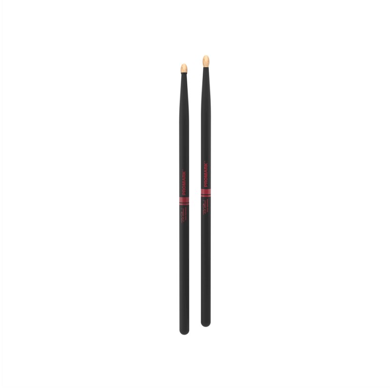 ■商品紹介RICH REDMOND ActiveGrip Hickory Oval Wood Tipプロマーク リッチ・レドモンド ドラムスティックは、スタジオセッションや屋外での演奏のためにパワーとスピードを最適化します。このドラムスティックは、ショートテーパーと楕円形のウッドチップによりバランスのとれたフロントウェイト感を実現し、さらにプロマークの特許技術であるアクティブグリップテクノロジーにより快適なグリップを実現しています。径：15.1mm全長：406mm材質：Hickoryチップ材質：Woodチップ形状：Oval※ロゴデザイン等は予告無く変更される場合がございます。ご了承下さいませ。検索キーワード：イケベカテゴリ_ドラム_スティック_Pro-mark_新品 SW_Pro-mark_新品 JAN:0616022131426 登録日:2022/04/30 スティック ドラムスティック プロマーク