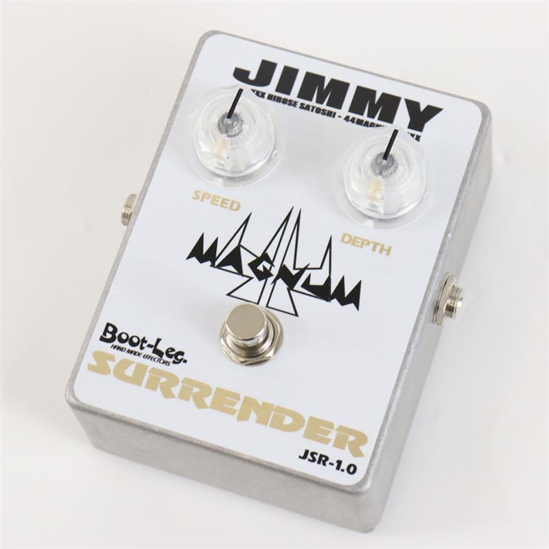 ■商品紹介「Boot-Leg SURRENDER JSR-1.0」の中古品が入荷！44MAGNUMのギタリストJIMMY氏シグネチャーモデル。自然なコーラスとリバーブをかけたような広がりのあるコーラスです。歪んだアンプの前段に接続することで、音像に奥行きを与えます。コントロールノブ部にLEDが搭載されており、ライブステージでの操作性が抜群です。多少のキズ・汚れ等はありますが、動作良好です。【付属品】・箱【中古保障】保証なし現状販売検索キーワード：イケベカテゴリ_エフェクター_ギター用エフェクター_モジュレーション系_コーラス_Boot-Leg_ユーズド SW_Boot-Leg_ユーズド JAN:2500070857163 登録日:2026/04/20 エフェクター コンパクトエフェクター ストンプボックス