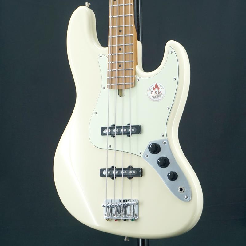 ■商品紹介高いコストパフォーマンスを誇るユニバースシリーズにROASTED MAPLEネック仕様！ローステッドメイプルとはメイプルを高温で加熱処理して材の中の水分や油分を揮発させることにより剛性を高めた材。ネックに使用されるとその効果は安定性だけでなくサウンドにも及び、豊かな生鳴りと経年変化したビンテージのようなこなれたトーンを生み出します。高級機種で使われることの多いこの本格派仕様をリーズナブルな価格帯に落とし込んだBacchusの新しい製品ラインナップです。ネックと指板にローステッドメイプルを採用したトラディショナルなJBスタイルモデル。オーソドックスなVol，1Toneというコントロールで扱いやすく、オールジャンルで活躍が期待できるエレキベースです。ピックガードにミントカラーのパーツを採用し、ビンテージテイストを漂わせるルックスに仕上げています。細かな擦り傷はあるものの比較的キレイなコンディションです。トラスロッドの余裕もあり、ネックコンディションも良好です。Weight≒3.91kg付属品：純正ソフトケース検索キーワード：イケベカテゴリ_ベース_エレキベース_JBタイプ_Bacchus_UNIVERSE SERIES_ユーズド SW_Bacchus_ユーズド JAN:2500030857080 登録日:2026/03/16 エレキベース バッカス