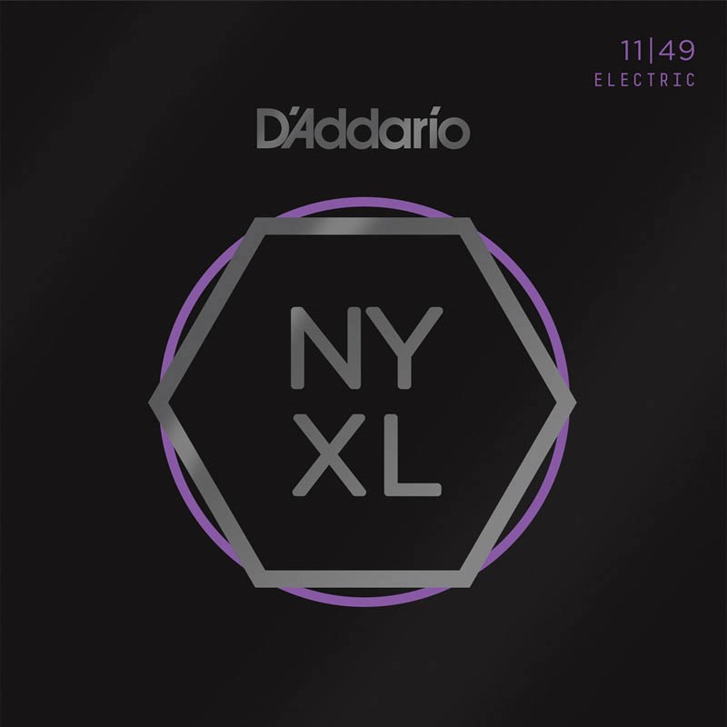 ■商品紹介D’Addario NYXL SeriesD'Addarioから、新素材の新しいエレキギター弦、NY XLシリーズが発売。従来の製品よりも強度が30%アップ、ピッチの安定性、耐久性ともに大きく進化した次世代の弦です。素材となる高炭素合金(high-carbon steel alloy)の選定、伸線工程の見直し、耐食性スズめっきコーティングの改良が加えられました。透磁率が6%アップし、2-5kHz帯のアウトプット増、よりパンチの効いた、クランチ感のあるサウンドとなっています。D'Addario社のホームタウンであるニューヨークの名前を持つこの弦は、常に新しく、より優れた製品を世に出すべく、製品開発に力を入れてきたD'Addarioの歴史とプライド、実績の集大成です。■ゲージ・11-49検索キーワード：イケベカテゴリ_楽器アクセサリ_弦_エレキギター弦_D’Addario_新品 SW_D’Addario_新品 JAN:0019954911676 登録日:2014/07/24 エレキギター弦 ギター弦 エレキ弦 ダダリオ