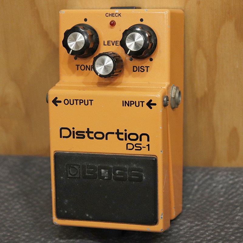 VINTAGE DS-1 Distortion '82 Black Screw BOSS (ヴィンテージ やや使用感あり)