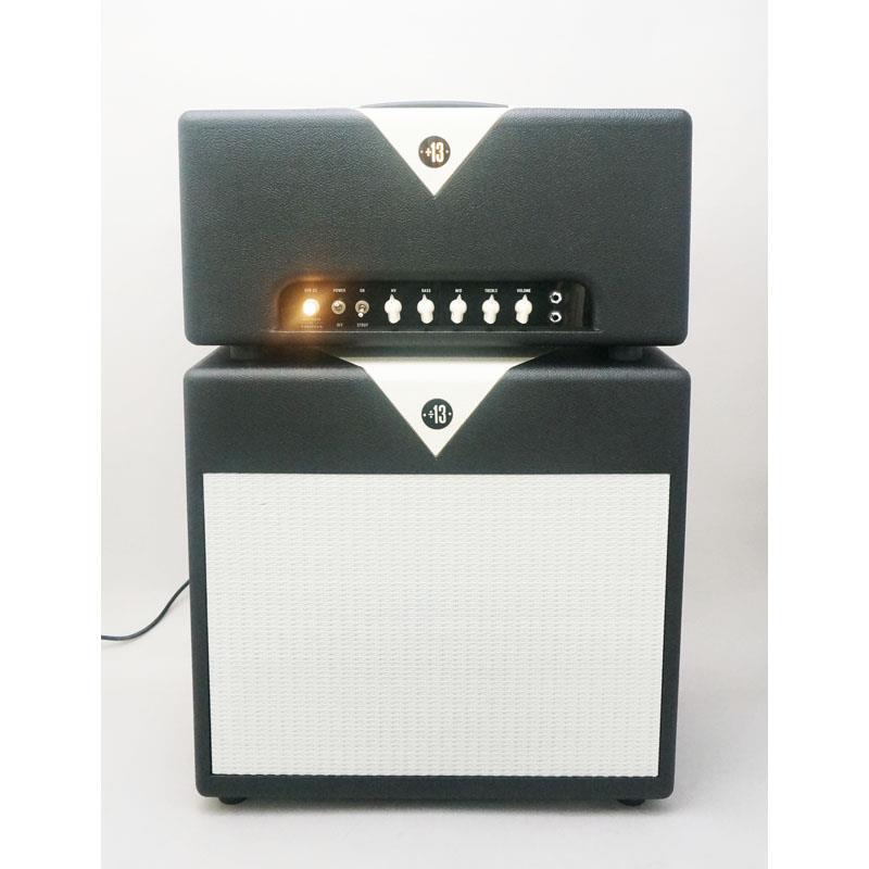 ■商品紹介スタジアム級アーティスト達を唸らせるハイエンドアンプ・ブランド、Divided By 13！2本のKT-88パワーチューブを搭載した極上モデルBTR23が入荷です。ポールマッカートニーバンドのキーマンである、あのブライアン・レイも愛用する極上アンプ。ギターのボリュームやピッキングニュアンスにも繊細に反応しながらも、枯れすぎず、倍音を残したまま、人の声を殺すことなく、他の楽器にも負けることのないエンハンスドされたクリーン〜クランチサウンドを実現しております。2本のKT-88パワーチューブを搭載しており、ブリテッシュ系アンプの真髄でもあるパンチがあって艶やかかつクリーミーな極上クランチサウンドを堪能出来る逸品です。マスターボリュームも搭載しており使い易く幅広いサウンドメイキングも可能なモデルとなっております。入荷は少なく毎回好評で即売れになってしまう人気作！世界を魅了したDivided By 13の神髄を感じる事の出来る極上モデルです！■仕様詳細Specs/Features■Black Bronco (ASC49) / V : Ivory Bronco (ASC68)■2 x KT88， 23 Watts， Class AB1/A■Single Channel■Preamp: 12AX7■Push/Pull Mid/Gain Boost■Controls: Volume， Treble， Mid， Bass， Master Volume■Tube Rectified (5AR4/GZ34)■4， 8， 16 Ohm Output■55.9W × 28.6H × 26.7D cm /17.2 kg【1X12F Speaker Cabinet】■1×Celestion G12H Speaker■8 ohm■Dimensions:55.9W × 54.0H × 26.7D cm /16.3 kg検索キーワード：イケベカテゴリ_ギターアンプ・ベースアンプ_ギターアンプ_ヘッド_チューブ_Divided by 13_新品 SW_Divided by 13_新品 JAN:4580822510049 登録日:2026/01/10 ギターアンプ ÷13 ディバイデッド