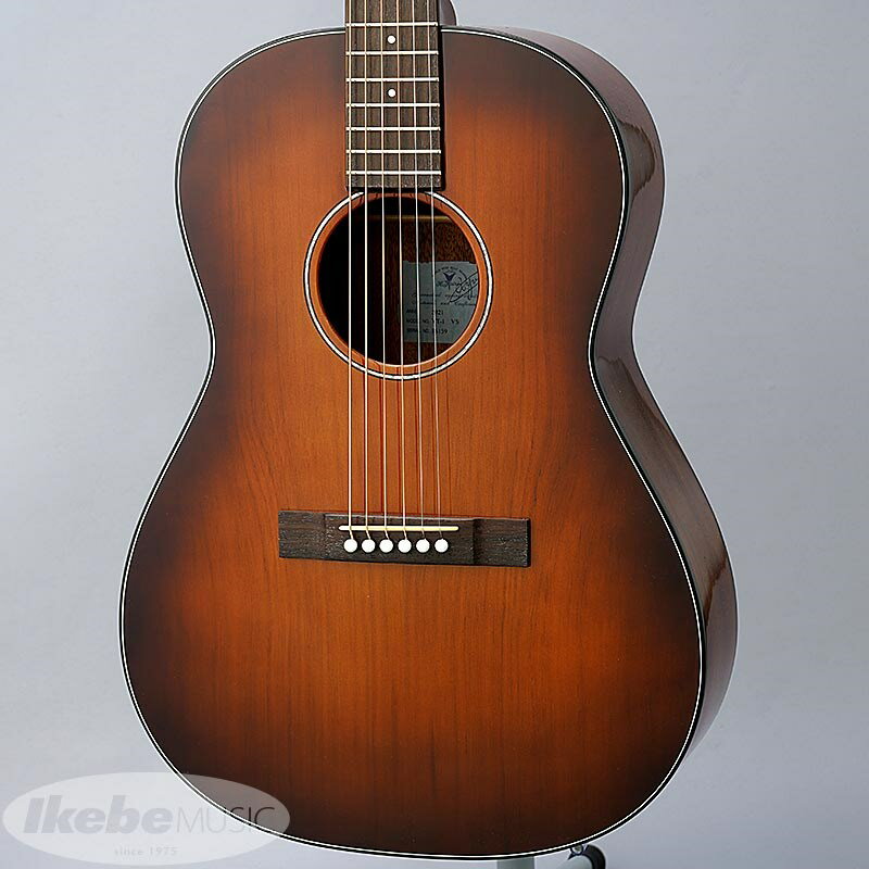 ■商品紹介K.ヤイリの小柄なギター！国産アコースティックでは人気の高い、日本が世界に誇る「K.ヤイリ」！伝統的な手法を用いながらもコストパフォーマンスの高いK.ヤイリ。コンパクトルックスとミディアムスケールのギター、YT-1です。天然木ならではのさまざまな木目の表情と、深みのあるカラーが個性的なYT-1。弾きやすさを追求し、小ぶりなボディにミディアムスケール（635mm）を組み合わせ、プロミュージシャンからも評価の高いヤイリ・オリジナル・ネックシェイプを採用。深みのあるボディ・カラーに、シングルラインのサウンドホール・ロゼッタが映え、シンプルで飽きが来ないだけでなく、オリジナリティもしっかり主張するデザインに仕上がっています。エントリー・モデルであっても、1本1本K.Yairiの職人の手作業で、手間を惜しまず丹精こめて造られており、手頃な価格ながらもヤイリらしい造り込みの良さもあるお勧めギターです。※画像はサンプルです。製品の特性上、杢目・色合いは1本1本異なります。Top：Solid CedarBack＆Sides：MahoganyNeck：MahoganyFinger Board：RosewoodBridge：RosewoodScale Length：635mmNeck Width：42mmTuning Machines：Gotoh SG301-01-CFinish：GlossColor：VSソフトケース付き検索キーワード：イケベカテゴリ_アコースティック・エレアコギター_アコースティックギター_K.Yairi_新品 SW_K.Yairi_新品 JAN:4580393204101 登録日:2022/02/27 アコースティックギター アコギ ヤイリ Kヤイリ ヤイリギター