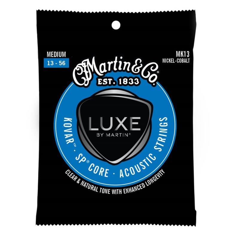 ■商品紹介Luxe by Martinから新たに巻き線にKovar（コバール）合金を使用したKovar Stringsが登場。コバールは鉄・ニッケル・コバルトの合金で出来ており、マグネットタイプのピックアップと相性がいいとのこと。マーティンにマグネットタイプのピックアップを搭載している方には特におすすめです。耐腐食性にも強く持続性も高いコバール弦を是非お試し下さい。◆Kovar（コバール）合金 アコースティックギター弦芯線には最高品質の錫メッキ鋼、巻線には鉄・ニッケル・コバルトの合金、Kovar（コバール）合金が用いられています。検索キーワード：イケベカテゴリ_楽器アクセサリ_弦_アコギ弦_MARTIN_アウトレット SW_MARTIN_アウトレット JAN:0729789650151 登録日:2026/04/30 アコギ弦 アコースティック弦 マーチン マーティン
