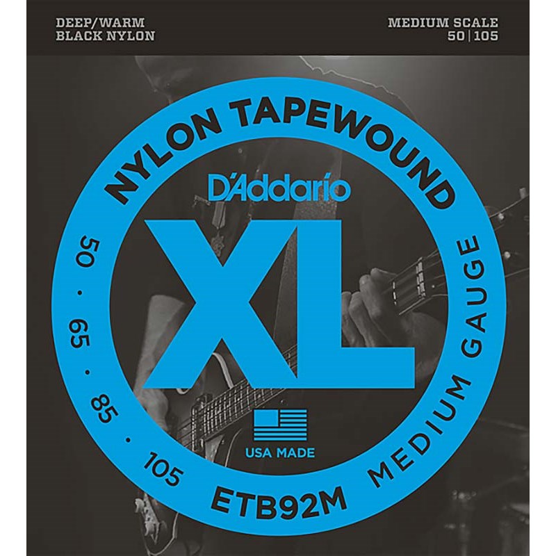 ■商品紹介D’Addario Nylon Tapewoundブラックナイロンのテープをスチール芯線にワウンドした後、超スムースに表面を研磨してとても滑らかなフィーリングとディープで暖かみある音色を実現したテープワウンド・エレキベース弦です。通常のベースのサドルにフィットし、最適なテンションになるようにゲージ選択。バランスに優れておりロングライフで、フレッテッド/フレットレス双方の楽器に使用できます。フラットワウンドのような深みある音と、アップライトベースを彷彿させるヴィンテージサウンドを実現します。◆ゲージ: ETB92S 050/065/085/105 Medium Scale/Medium検索キーワード：イケベカテゴリ_楽器アクセサリ_弦_ベース弦_D’Addario_新品 SW_D’Addario_新品 JAN:0019954971779 登録日:2012/04/22 ベース弦 ダダリオ