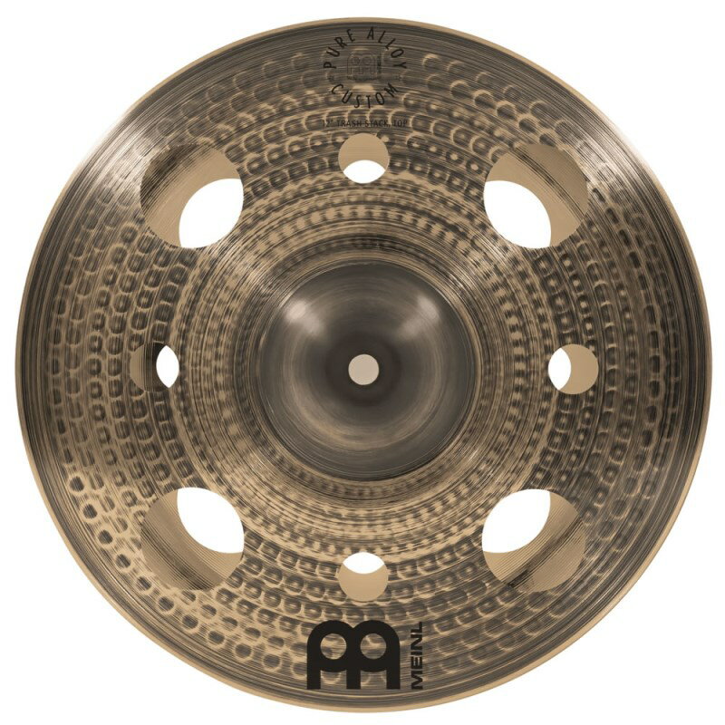 ■商品紹介[Pure Alloy Custom]Pure Alloyを発売以来、多くのアーティストから薄いウェイトを求める声が寄せられました。様々なオプションをテストした後、ラインナップにミディアムシン・ウェイトの追加を考えました。 ピュアアロイの特徴である明るい輝きとサスティーンを保持しながら、暖かみのあるボディと素早いディケイで、わずかにソフトなアタックを生み出します。Pure Alloy Customは、ドイツでピュアアロイ・ブロンズからハンマリングで成形されます。このシンバルを際立たせるため、カスタムスモークブロンズと呼ばれる新しいフィニッシュを表面に施し、裏面は磨き上げたブリリアント・フィニッシュしています。ピュアアロイ・ブロンズは、どのドラムキットにもユニークで美しい追加シンバルになるでしょう。スモークブロンズトップとブリリアントボトムの見事な組み合わせです。・優れたタッチと透き通ったピュアなサウンド・心地よい、澄んだ低音・幅広い音域をカバーする豊かな響き＜Pure Alloy Custom Trash Stack＞切り裂くような存在感を発揮する小口径スタックが、Pure Alloy Customでも登場しました。キレはありながらも、エグみの少ないスムーズなキャラクターです。サイズ：12検索キーワード：イケベカテゴリ_ドラム_シンバル_その他_MEINL_Pure Alloy Custom_新品 SW_MEINL_新品 JAN:0842960109740 登録日:2023/04/30 シンバル マイネル