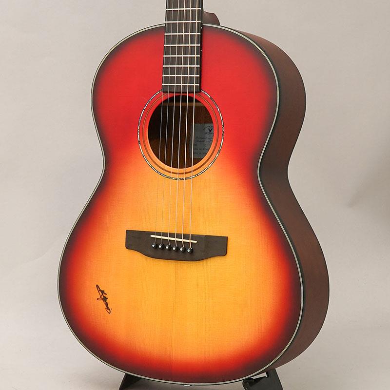 ■商品紹介K.YAIRIの人気定番モデル左用モデル！「メイド・イン・ジャパンを、岐阜県可児市の工房から」をかかげ、そのクラフトマンスピリッツを30人ほどの少数精鋭の手工生産のスタイルを1970年代から守ってきた日本のブランドK.YAIRI。カスタムモデルから価格を抑えたモデルまで幅広くラインアップをておりますが、全て日本製というこだわりは、日本は勿論のこと世界でも人気があり、全世界にファンがいるブランドです。このRF-65はK.YAIRIのオリジナルボディシェイプで、抱え易い小ぶりなボディ幅広く人気のあるモデルです。ボディの木材で型番が決まっており、「65」はボディのサイドバック材にマホガニーを使用したモデルになります。またトップ材は単板のシトカスプルースが使用されております。小振りのギターはボディ全体の鳴りが弱くなる傾向にありますが、ボディ厚を調整する事によって十分な鳴りと抱え易いサイス感が共生した絶妙な設計になっており、バランスの良い耳心地の良いサウンドは扱い易いので広くお勧め出来る音色です。ネックはマホガニーとローズウッドで構成されており、ネックの形状はソフトVの形状で成形されております。ナット幅が約42mmという細さの設計で日本人に非常に合うコンパクトな握り心地になっています。このネックはネック担当の職人が1本1本グリップ感を確認をしながら作業しており、違和感の無い心地の良い握り心地を追求した職人の卓越した技術を感じられます。こちらのモデルのカラーリングのナチュラルカラーは木目を活かした色をつけていないモデルで、独特の艶消し仕上げが他には無い暖かい雰囲気に仕上がっています。国産アコースティックの老舗の技術とノウハウでその高い完成度には定評のあるK・ヤイリ。左用の個体は生産数も流通数も少なく、お探しだった方はお見逃しなく！※画像はサンプルとなります。木目や色合いは1本1本異なります。■仕様詳細TOP Solid: SpruceBACK/SIDE: MahoganyNECK: MahoganyFINGER BOARD: EbonyBRIDGE: Ebonyスケール(弦長): 64.5全長: 100ボディ巾: 37.5ギグケース付属検索キーワード：イケベカテゴリ_アコースティック・エレアコギター_アコースティックギター_K.Yairi_新品 SW_K.Yairi_新品 JAN:2500020007082 登録日:2026/03/30 アコースティックギター アコギ ヤイリ Kヤイリ ヤイリギター