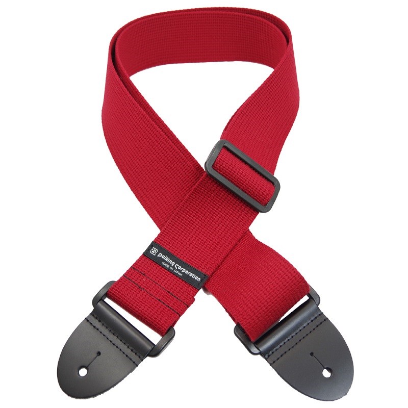 ■商品紹介＜IKEBE x Daiking Corporation＞イケベオーダーにてシンプルかつハイクオリティなストラップを作りました！！イケベ楽器より、日本製にこだわった高品位ギターストラップを製作しているDaiking Corporationに、ありそうでなかったシンプルかつハイクオリティでコストパフォーマンスに優れたギターストラップをオーダーいたしました。国産アクリルテープ生地をしているため、撚れが少なく、しなやかでポリ系生地に比べ滑りにくくなっています。また、あえてプラスチックパーツを使用する事で楽器へのダメージを低減しており、パーツ自体も高品質な日本製YKKプラスチックパーツを使用しています。ストラップエンドには合皮よりも耐久性のある牛本革を使用しています。ストラップロック（ストラップサポートキング）とアコースティックギター取付用のヒモが付属しておりお得かつ安心して使用いただけます。【仕様】◆幅：約5cm◆長さ：約80cm〜約140cm【特徴】・国産のアクリルテープを使用しているため撚れが少なく柔らか。・ストラップロック（ストラップサポートキング）及びアコースティックギター取付用のヒモが付属・日本製YKKプラスチックパーツ使用でギター本体をキズつけにくい。・ストラップエンドには合皮よりも耐久性のある牛本革を使用。・MADE IN JAPAN検索キーワード：イケベカテゴリ_楽器アクセサリ_ギターストラップ_Daiking Corporation_新品 SW_Daiking Corporation_新品 JAN:4560452459543 登録日:2023/10/11 ストラップ ギターストラップ ダイキング ダイキン