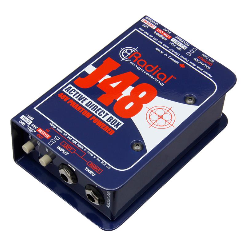■商品紹介アクティブDI ボックスRadial J48は、楽器が持つサウンドを歪みやアーチファクトを加えることなく再生するファンタムパワー駆動のアクティブDIです。多くのアクティブDIで起こる問題として、楽器からのインプット・ボルテージがDIの内部動作電圧を超えた時に、矩形波歪みが発生することが挙げられます。その結果、内部動作電圧が低いと、アクティブベースや広いダイナミクスを持つアコースティックギターのサウンドを正確に再生することができません。この問題を解決するためにRadial J48は、本体に内蔵したスイッチング・パワーサプライを使い、一般的なDIに見られる3V程度の内部動作電圧を9Vまで引き上げています。このため十分なヘッドルームを持つことが可能となり、大きな信号に対しても歪みのない原音に忠実なサウンドを提供します。またRadial J48は、位相反転スイッチ、15dBパッド・スイッチ、グラウンドリフト・スイッチに加えて、独自のユニークなステレオtoモノ・マージ・スイッチ、80Hzハイパスフィルター・スイッチを備えています。ハイパスフィルターは、不要な低域をカットしミッド、ハイの抜けを良くすることもできます。■ステレオ to モノ・マージ機能J48にあるMERGEスイッチを押すと、INPUTとTHRUに挿した信号を内部でミックスし、その信号をメインXLRから出力するようになります。ライブでミキサーのチャンネルが不足している場合等に、この機能によりチャンネル数の節約が可能です。■主な特長・卓越したヘッドルームとダイナミックレンジ・楽器本来の自然な音色を忠実に再現・ステレオ楽器をモノラルに合成するマージスイッチ搭載・48Vファンタム電源対応、電池不要・独自スイッチング電源による高電圧レール（最大9V）でオーバーロード防止・ノイズフロアが低く、クリアな信号伝送■仕様詳細オーディオ回路タイプ：低ノイズオペアンプ搭載オリジナルアナログ回路周波数特性：20Hz〜20kHzダイナミックレンジ：109dB全高調波歪み率：0.002% @ -5dBu相互変調歪み：0.003% @ -3dBu位相偏差：+10o（20Hz）、0o（1kHz）、-1o（20kHz）入力インピーダンス：220kΩ（1/4インチ入力）出力インピーダンス：200Ω（XLR出力）等価入力雑音：-103dBuノイズフロア：-99dB（0dBu基準以下）最大入力レベル：+10dBu主要機能：入力パッド、モノラル合成、180°位相反転、グラウンドリフト、ハイパスフィルター搭載入出力端子：入力 1/4インチ、出力 バランスXLR、1/4インチスルー筐体：14ゲージスチールシャーシおよび外装サイズ（長さ×幅×高さ）：84 × 127 × 48 mm重量：約720g電源：48Vファンタム電源（独自デジタルスイッチング方式）使用温度範囲：乾燥した5℃〜40℃の環境下で使用検索キーワード：イケベカテゴリ_レコーディング_アウトボード_その他アウトボード_Radial_新品 SW_Radial_新品 JAN:0676101034079 登録日:2026/08/28 アウトボード ラディアル