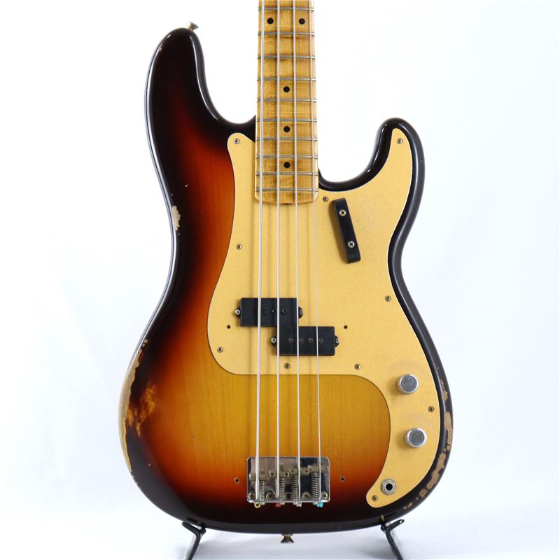 ■商品紹介【Fender ロゴ入りキャンピングチェアプレゼント】Fender Custom Shopのベース本体をご購入でロゴ入りオリジナルキャンピングチェア(非売品)をプレゼント！小型かつ軽量で、折り畳みも可能なため持ち運びや収納にも便利なアウトドアチェア！通常は購入のできないレアアイテムを手に入れるチャンスをお見逃しなく！対象商品：新品のFender Custom Shopベース本体ご購入でプレゼント※数量限定プレゼント品のため、無くなり次第終了となりますので予めご了承ください。※アウトレット品、セール品、リユース品/中古品、受注生産品など、一部商品は対象外の場合も御座います。ーーーーーーーーーーーーーーーーーーーーーーーーーーーーーーーーーーーーーーーーーーーーーーーーーーーーーーーーーーーーーーーーーーーーーーーーーーーーーーーーーーーーーーーーーーーーーーメイプル・ネックにアノダイズド・ガードが映える、激渋の50's P-BASS！上質な素材を用い、職人の手で組み上げられるカスタムショップ製のヴィンテージスタイルの楽器は、レギュラーでは味わうことの出来ないがっしりとしたネックの鳴りや、ヴィンテージ特有の枯れたニュアンスを持ちつつもバンドで使い勝手の良い程好いパワーをもたせたオリジナル・ピックアップ、材やパーツのチョイスから塗装の質感に至るまで、本家フェンダーでしか成し得ない、リアルなヴィンテージ・リイシューへと仕上げられます。本器は、太くガランと鳴るメイプル1ピース・ネックに、アルダー・ボディー、アノダイズド・ピックガードを採用した1958年仕様です。枯れたトーンが魅力のヴィンテージ楽器の仕様を踏襲しつつも、扱い易く、適度なパワー感のあるピックアップのキャラクターと相まって、カスタムショップ製らしさが存分に感じられる一本となっています。元々は、デザートサンドのモデルでしたが、アルダーボディの基本仕様はそのままに、カラーを「Super Faded Aged Chocolate 3-Color Sunburst」に、フレットを定評のあるVintage Upgrade 45085フレットに仕様変更してオーダーしたカスタムモデルとなります。レリックの塗膜の薄さと、こなれた質感により、しっとりと手に馴染むネックの握り心地、既に十分弾き込まれた楽器かのような自然な鳴りとなっており、ジェマーソン風のクラシックなPBサウンドは勿論のこと、ピックアップのパワー感も相まって、スナーキーパピーやブリブリとファンク・グルーヴを繰り出すタイプのスタイルにも最高です。様々な音楽ジャンルに完璧にフィットする、フェンダーならではのファットなサウンドは、やはりこれでなければ出せません。＜付属品＞ オリジナル・ハードケース、認定証、スペックシート、ストラップ他■仕様詳細＜スペック＞■Body: 2-Piece Select Alder■Neck/Fingerboard: 1pc. Quartersawn Maple (57 Bass Soft V-Shape / 7.25R Fingerboard)■Scale: 34 Inch■Frets: 20F / Vintage Upgrade 45085 Frets■Color: Super Faded Aged Chocolate 3-Color Sunburst■Finish: Lacquer (Relic)■Pickguard: Gold Anodized Aluminum■Pickups: Hand-Wound 57 P-Bass■Controls: Volume / Tone■Weight: ≒3.95kg (フェンス＆カバー重量含まず)検索キーワード：イケベカテゴリ_ベース_エレキベース_PBタイプ_Fender Custom Shop_Custom Built Precision Bass_新品 SW_Fender Custom Shop_新品 JAN:0885978964390 登録日:2026/08/11 エレキベース フェンダー ふぇんだー フェンダーカスタムショップ フェンダーCS プレべ プレシジョンベース