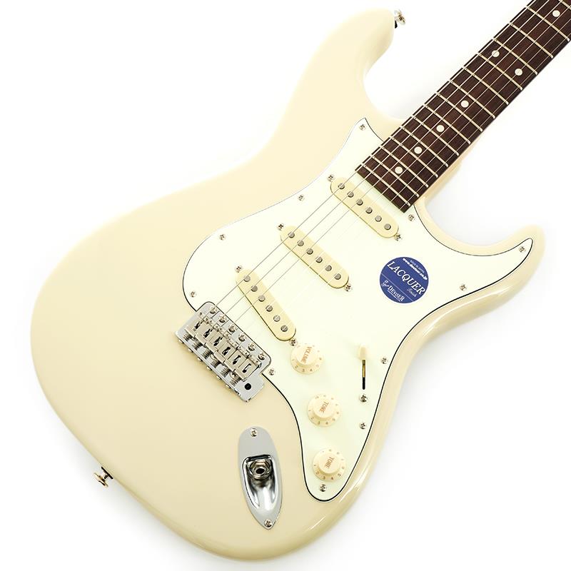 ■商品紹介momose Custom Craft Guitarその高い完成度には定評のあるmomose（モモセ）によるSTスタイル「MC1-STD/R」！やや大きくえぐった1弦側ホーン、埋め込み式ネックセットプレート、大きく開いたロッドアジャスト用ホール、指板と同じ素材のバインディングなどトラディショナルなSTスタイルをmomose流にアレンジしたモデルです。搭載されているYUTA VS-1ピックアップは粒立ちの良いクリーントーンを生み出します。モダンなサウンドと機能的な仕様で、ジャンルを問わず扱いやすいオールマイティな1本ですので、是非お試しください！【momose MC Model】momoseが追求したビンテージSTの基本構造を継承した、トラディショナルな鳴り・音色。そして、現代的なプレイアビリティーを重視したカスタマイズを更に推し進め、momoseが提唱してきた 「材それぞれの質量・弾力性・響きなどの個体差に応じた加工」 を中心理念に据え、完全な手工制作によりビンテージ・スタイルの可能性を追求。更なるトータルクオリティーを独自のオリジナルスタイルに昇華し、満を持して完成させました。ハイポジションへのスムーズなシフトと、プレイアビリティーを考慮し、カッタウェイ部を若干広くとったボディーシェイプにデザイン。そして、クラシカルなテイストを持たせながらもインパクトのあるヘッドシェイプを採用しています。アジャスト部は瞬時のセッティングを可能にする設計を引き継ぎながらその形状を見直し、更にストレスないアジャストを可能にしました。滑らかな弾き心地を生む、半艶消しの極薄トップラッカーと丹念なサンディングで仕上げたネックシェイプは更にそのグリップフィールに拘り磨きを掛けています。ハイポジション、またはチョーキング時の音詰まりを解消する210Rのフィンガーボード、正確なピッチでフィンガリングのしやすいミディアムサイズで少し高めのJESCAR FW9662-NS（ジム・ダンロップUSA#6105フレット相当）の仕様はそのままに、フレットのタング部を覆う様に指板と同材のウッドバインディンを指板サイドに施す事で、更に滑らかなネックグリップを実現し、過酷な状況下での使用による「バリ」のトラブルをも防止します。ネックジョイントにおいても、ジョイントプレートを使用したトラディショナルな手法を引き継ぎながら、更なる演奏性を追及した落し込み加工と同時に独自のヒールカットを採用。そして使用するジョイントプレートは音質を追求した高密度素材を使用しています。その他、高精度なピッチの維持を可能にするGOTOH社のマグナムロック機構を搭載したチューナー、弦ピッチ10.8 mmの特注ブリッジなど品質への拘りは随所に及びます。アッセンブリーもUSAの最高品質のパーツのみで固められ、ノイズ対策の為の導電塗料によるシールディングも綿密に施されています。そして、材の自然な音色を素直に引き出す事で多くのプレイヤーに多大な評価を得た、YUTA VS-1ピックアップを同じく標準装備しています。S/N 20347Weight≒3.41kg■仕様詳細Body: Alder 2PNeck: MapleFingerboard: Indian RosewoodNut: Oiled BoneBridge: GOTOH/GE108TSMachineheads: GOTOH/SD91-05M MGFret: JESCAR FW9662-NSPickups: momose VS-1Controls: 1Vol，2Tone，5Way PU SelectorScale Length: 25.5inchWidth at Nut: 42.0mmFingerboard Radius: 210RFinish: Top Lacquerギグケース付属検索キーワード：イケベカテゴリ_エレキギター_STタイプ_momose_MC Models (Original ST Type)_新品 SW_momose_新品 JAN:4571470397748 登録日:2026/03/30 エレキギター モモセ 百瀬