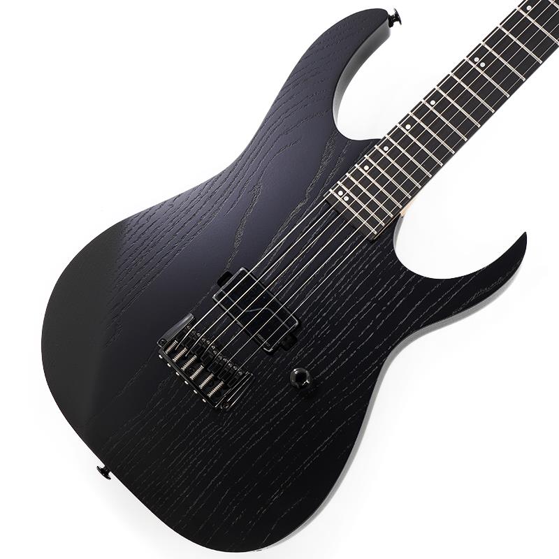 ■商品紹介黒を基調とした意匠が無骨で力強い印象を与える、RGR 限定モデル！！◆弾き易さと薄さとを追求した極薄ネックシェイプ Super Wizard HPよりナチュラルなサウンドと高い強度を狙い、メイプル材とウェンジ材（共に厚材）を5pcに組み合わせて完成しています。極限まで軽い握り心地を好むプレイヤーに最適な、Ibanez=薄ネックのパイオニアたる所以とも言うべきシェイプです。◆アッシュ材ボディヌケの良い、クリアで輪郭あるサウンドが特長です。 オープンポアフィニッシュを施すことで、アッシュ材特有の杢目を際立たせ、木の質感を活かしています。◆ローズウッド材指板中音域特性と暖かみのあるトーンが特長のローズウッド材を採用。◆ステンレススチールフレットメンテナンス製に優れ、音の立ち上がりが早い上コード弾きでの分離の良さとノート弾きでのクリアな出音とが共に特徴です。◆Fishmanピックアップ w/Voicing スイッチ歯切れが良くひりつくようなクランチ、且つピュアでタイトなベースで現代的な うなり が特長のModern Active High Output モード（Voice1）と、オーガニック且つ高出力なトーンで、優れたディストーションキャラクターとFluence ならではのダイナミクス、さらに反応の良さが特徴の Modern Passive Attack モード（Voice2）を選択可能です。※006P電池(9V)使用。◆ジブラルタルスタンダード III ブリッジストレスフリーなピッキングが可能なロー・プロファイル設計で、イントネーション調整幅やサドルの高さ調整幅が広く、様々なセッティングに対応可能な Ibanez製 オリジナル・フィックスド・ブリッジです。◆Luminlay 指板サイドポジションマーク暗転したステージで役立つ高性能蓄光素材として世界中で支持を得ています。◆Gotoh MG-T ロッキングマシンヘッド弦交換の利便性を追求し、チューニングスタビリティに定評のあるGotoh製 MG-Tロッキングマシンヘッドを搭載。指でダイヤルを回すことにより、ポスト穴に通した弦を簡単にロックできる構造です。※画像はサンプルです。製品の特性上、杢目、色合いは個体ごとに異なります。■仕様詳細SpecsNeck type Super Wizard HP 5pc Maple/Wenge neckBody Ash bodyFretboard Bound Rosewood fretboard w/Off-set Mother of Pearl dot inlay & Luminlay side dots inlayFret Jumbo Stainless Steel frets w/Prestige fret edge treatmentMachine Head Gotoh MG-T locking machine headsNut Graph Tech BLACK TUSQ XLBridge Gibraltar Standard III bridgeBridge pickup Fishman Fluence Modern Humbucker Ceramic (H) bridge pickupControls 1 VolumeOther Switches Fishman Fluence Voicing switchHardware color BlackStrings .010/.013/.017/.026/.036/.046 (D'Addario EXL110)ハードケース付属検索キーワード：イケベカテゴリ_エレキギター_ストラトキャスター・STタイプ_Ibanez_新品 SW_Ibanez_新品 JAN:4549763377432 登録日:2026/09/18 エレキギター アイバニーズ イバニーズ