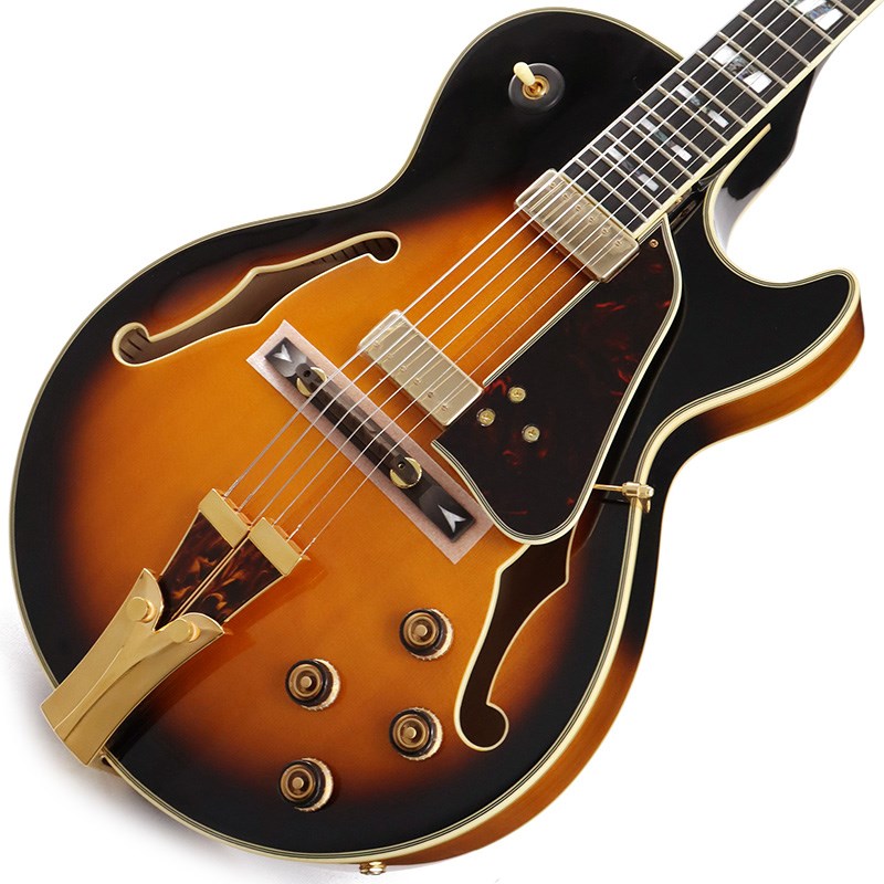 ■商品紹介ジョージ・ベンソン シグネチャー・モデルインプロヴァイザーのエキスパートでありそしてエネルギッシュなエンターテイナー。常にその両方の役割を果たしてきた世界屈指のミュージシャン、そしてパフォーマーがGeorge Benson（ジョージ・ベンソン）です。「GB10SE」は彼のシグネチャー・モデルとして最も知名度の高いIbanez GB10を、ボディのサイズ感や、ピックアップ/テールピースなど各部の仕様思想はそのまま(*)に、リーズンバブルな価格設定を実現させたモデルです。フル・ホロウ・ギターとしては小振りで抱えやすいスプルーストップ/メイプルサイド＆バックボディから得られる適度な音量のカチッとした鳴りと素直なトーン、さらにフローティングでセットされるミニ・ハムバッカーの無指向的な広がり有るサウンドが、ジャズにとどまらずR&Bやソウルへと幅を広げていった彼の音楽性をそのまま語れるような多彩さの片鱗を見せてくれるでしょう。◆GB Special PickupsボディTOPに接しない、フローティング方式でセットされるGB-Specialミニ・ハムバッカーピックアップを搭載しています。◆Ebony Fretboard素早い音の立ち上がりと豊かなサステインが特長のエボニー材を採用しています。◆Artstar Fret Edge Treatment Medium frets with Artstar Fret Edge Treatmentスムーズな運指に欠かせない、フレット・エッジの球面加工を施しています。◆Half-Bone/Half Brass Nutナチュラルな鳴りで定番素材のボーンと、サウンドに明瞭さをもたらすブラスを重ねた、ハーフ・ボーン&ハーフ・ブラス・ナットを採用しています。◆GB10 tailpieceゴージャスかつアイコニックなルックスと、優れたチューニング・スタビリティを実現するGB10 テールピースを採用しています。◆Sure Grip Knobsコントロールのしやすさと視認性の高さを両立するシュアグリップ・ノブを採用しています。ナンバリング（目盛）が施されたノブの上部に、滑りを防止するゴム製グリップを装着しています。※画像はサンプルです。製品の特性上、杢目、色合いは個体ごとに異なります。■仕様詳細SPECneck type GB3pc Mapleset-in necktop/back/side Spruce top Maple backMaple sidesfretboard Bound Ebony fretboardAcrylic & Abalone block inlayfret Medium fretsArtstar fret edge treatmentnumber of frets 22bridge Ebony bridgestring space 10.4mmtailpiece GB10 tailpieceneck pickup GB special (H) neck pickupPassive/Alnicobridge pickup GB special (H) bridge pickupPassive/Alnicofactory tuning 1E，2B，3G，4D，5A，6Estrings D'Addario ECG24 Flatwoundstring gauge .011/.015/.022w/.030/.040/.050nut Half-Bone/Half-Brass nuthardware color GoldNECK DIMENSIONSScale 628mm/24.7Width 43mm at NUTWidth 57mm at 22FThickness 20mm at 1FThickness 22mm at 9FRadius : 305mmRBODY DIMENSIONSLength 18 7/8Width 14 1/2Max Depth 3 3/8ハードシェル・ケース付属検索キーワード：イケベカテゴリ_エレキギター_フルアコ_Ibanez_新品 SW_Ibanez_新品 JAN:4515276880042 登録日:2019/05/26 エレキギター アイバニーズ イバニーズ